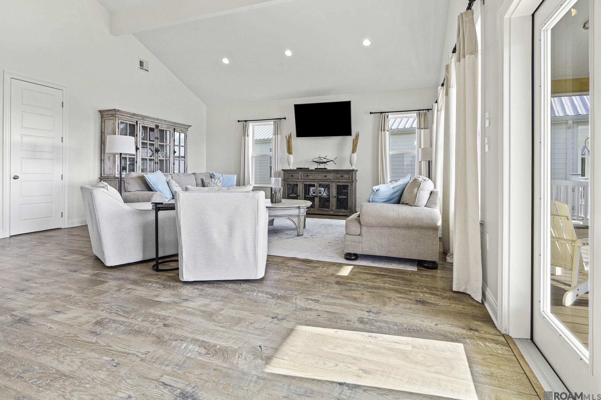 47 Queen Bess, Grand Isle, LA, 70358