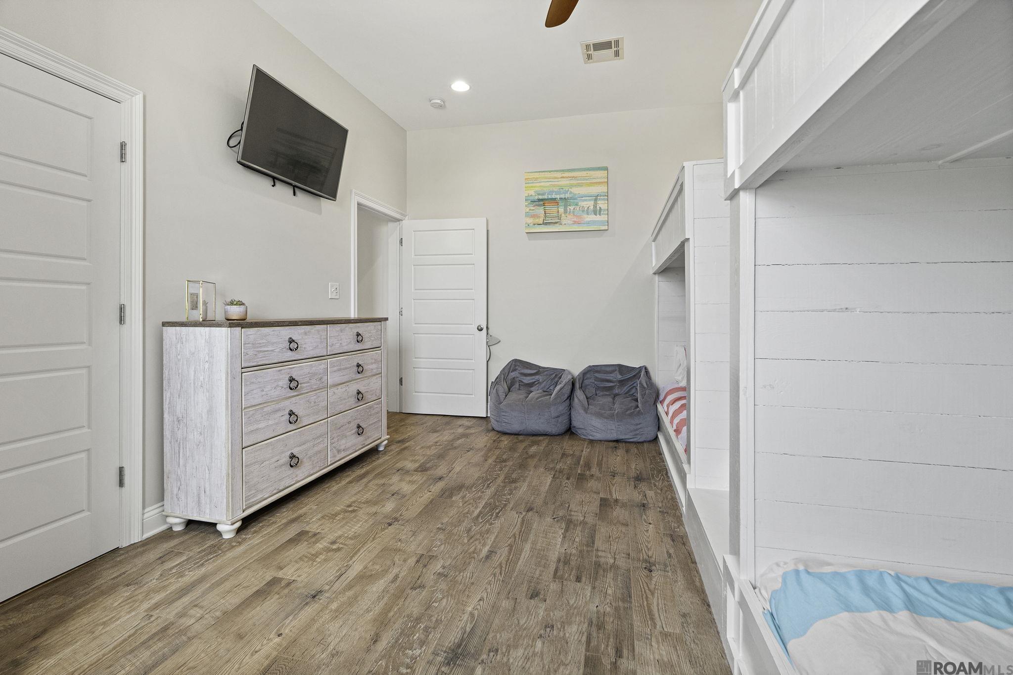 47 Queen Bess, Grand Isle, LA, 70358