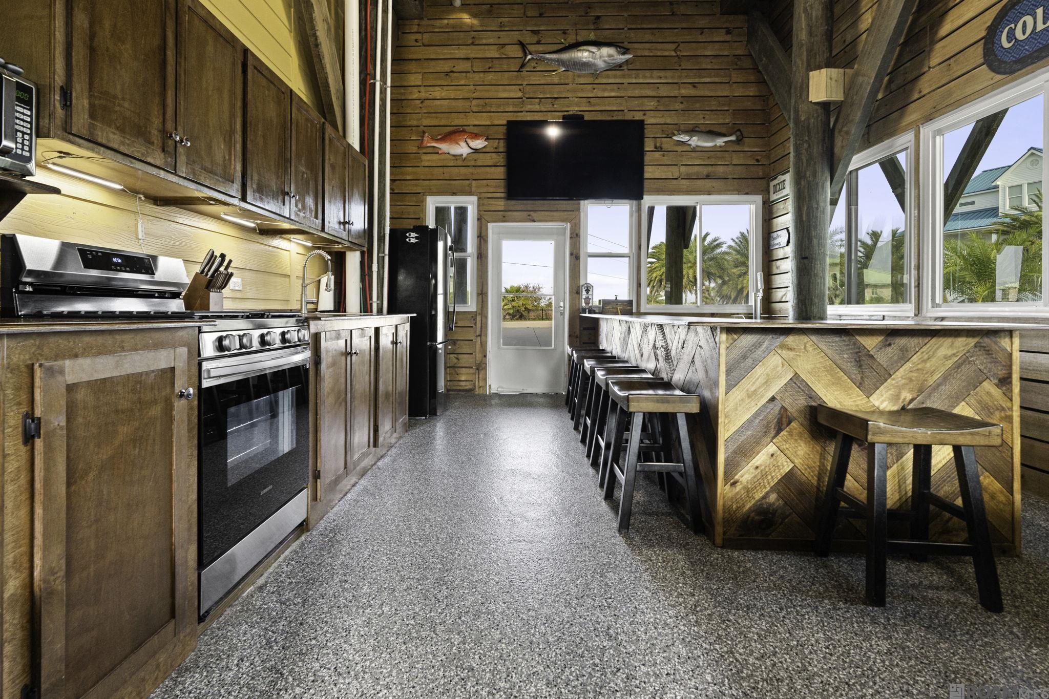 47 Queen Bess, Grand Isle, LA, 70358