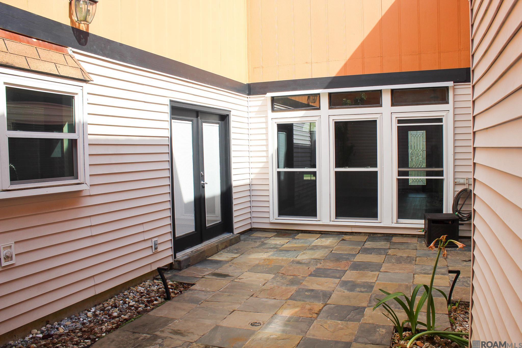 15430 Woodlore Dr, Baton Rouge, LA, 70816