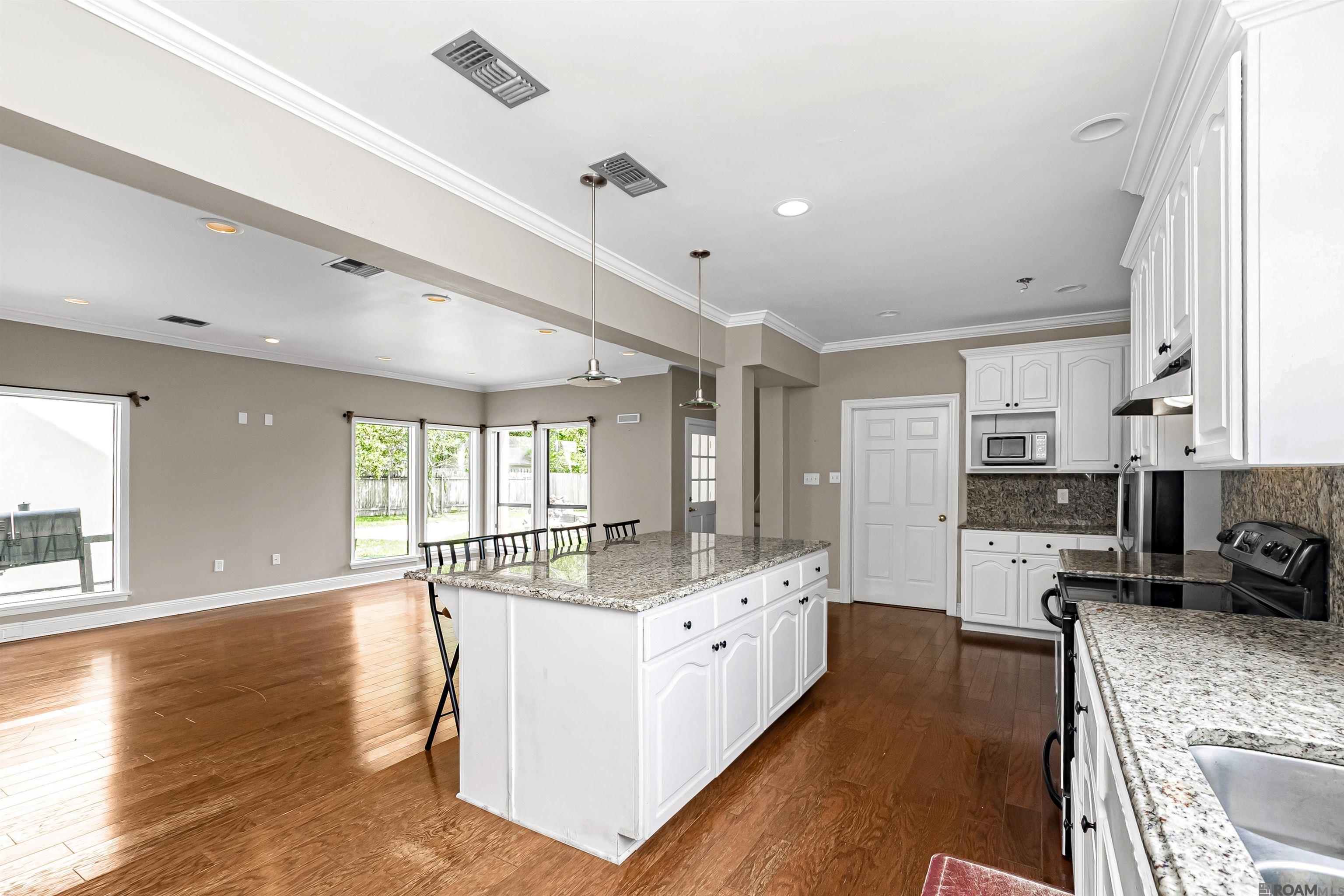 880 Rue Crozat, Baton Rouge, LA, 70810