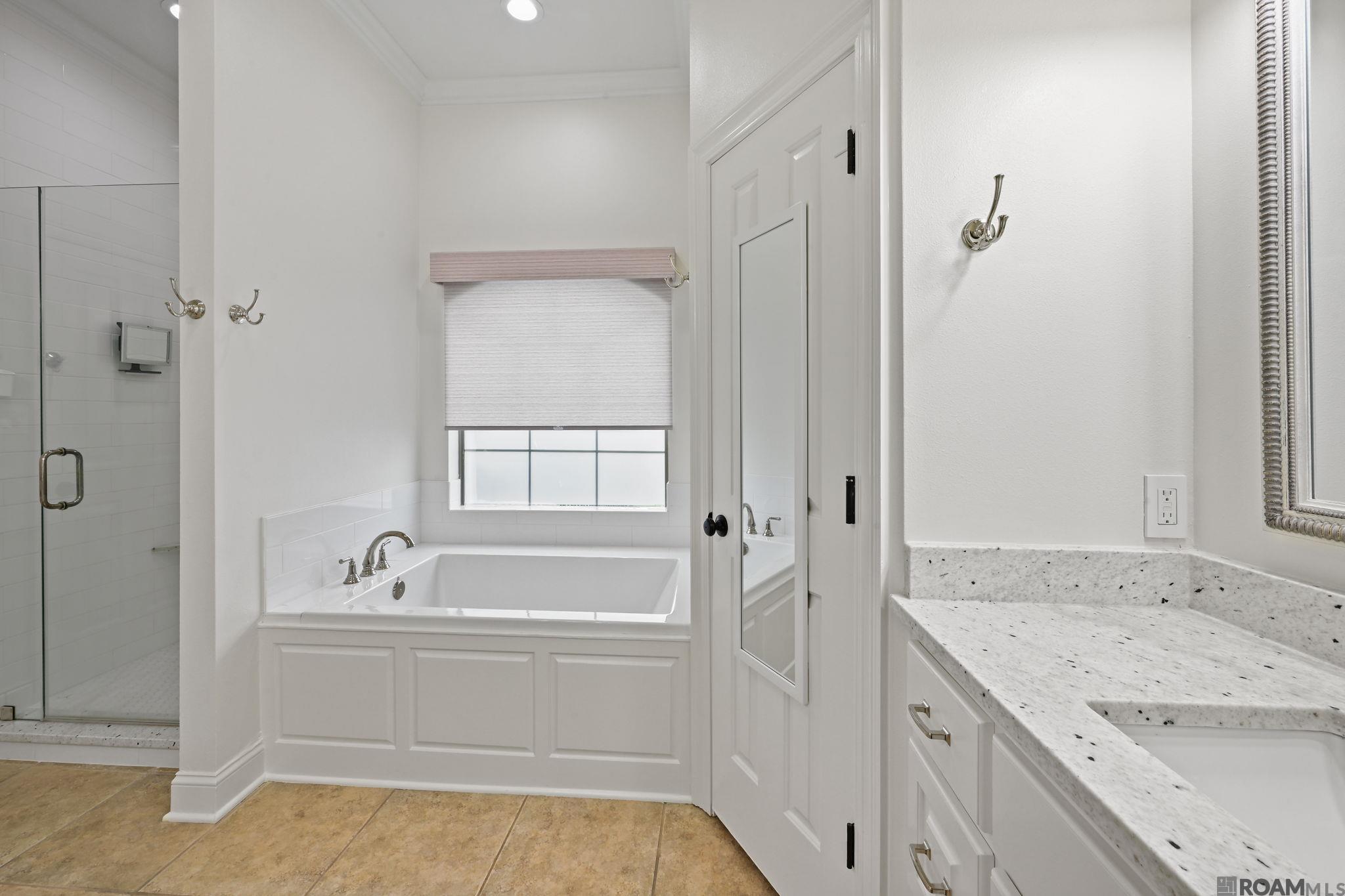 6182 Breeze Point Dr, Gonzales, LA, 70737