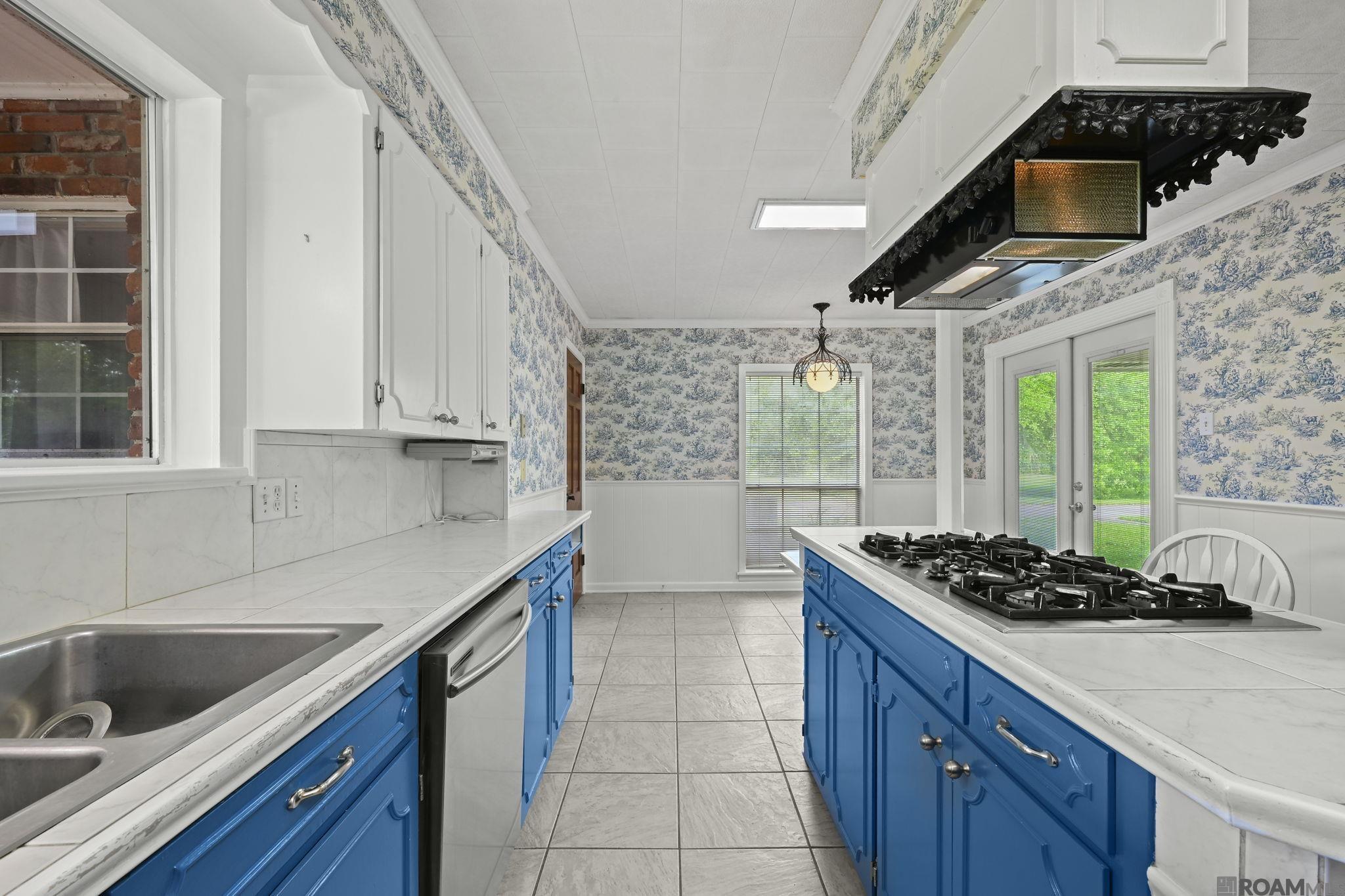 38517 La Hwy 74, Gonzales, LA, 70737