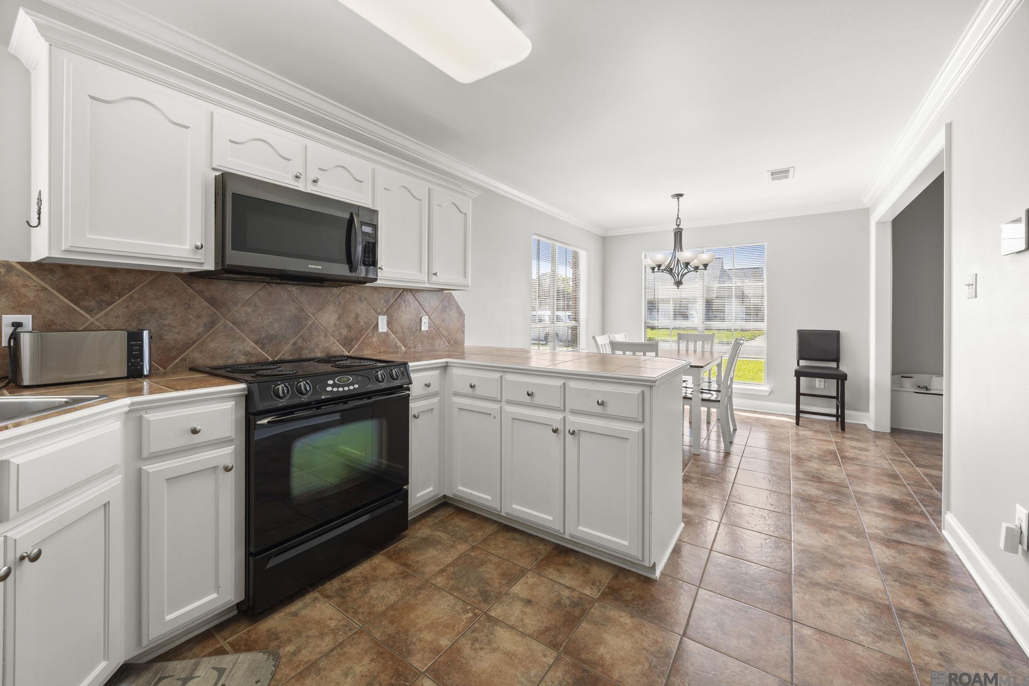 628 S Oleana Dr, Gonzales, LA, 70737