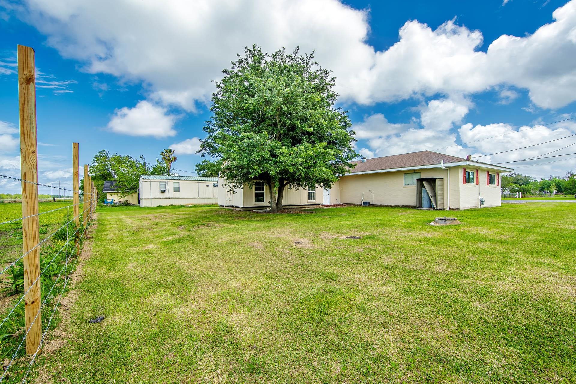 371 E 7th St, Larose, LA, 70373