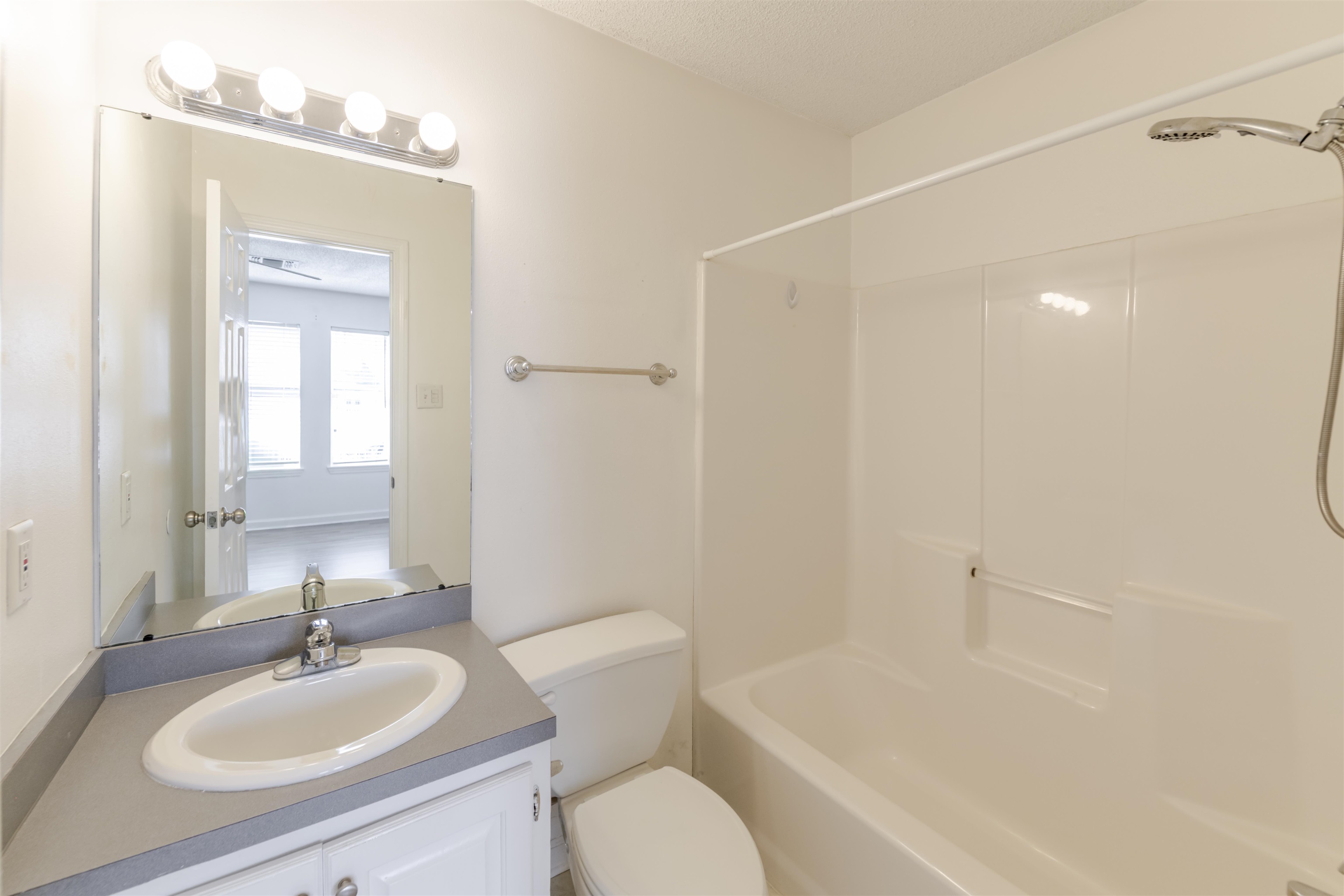 203 Rue D'iberville, Houma, LA, 70360