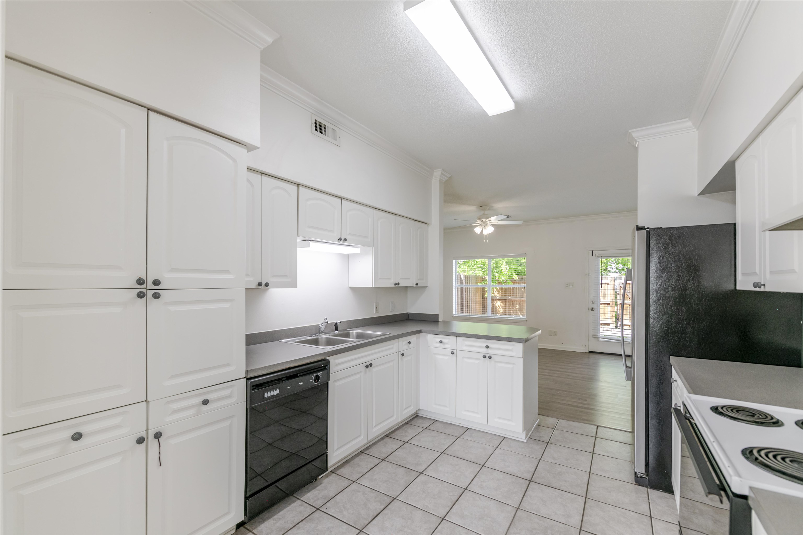 203 Rue D'iberville, Houma, LA, 70360