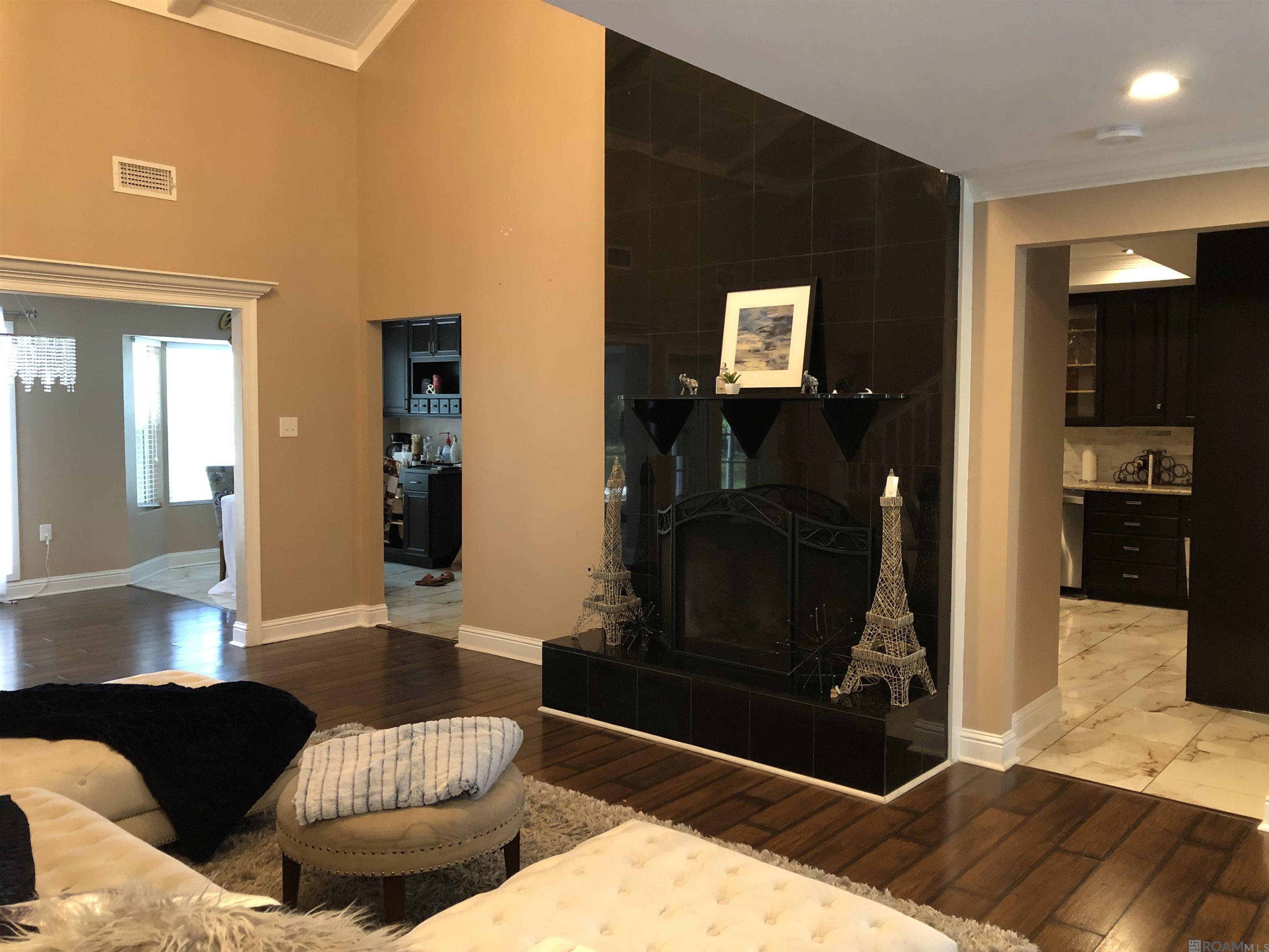 465 Donald Dr, Denham Springs, LA, 70726