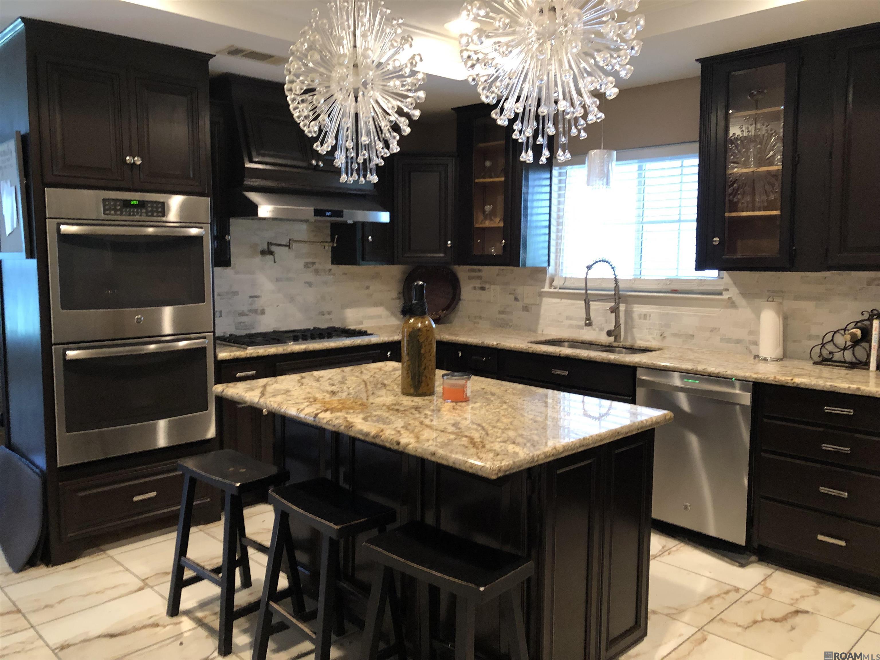 465 Donald Dr, Denham Springs, LA, 70726