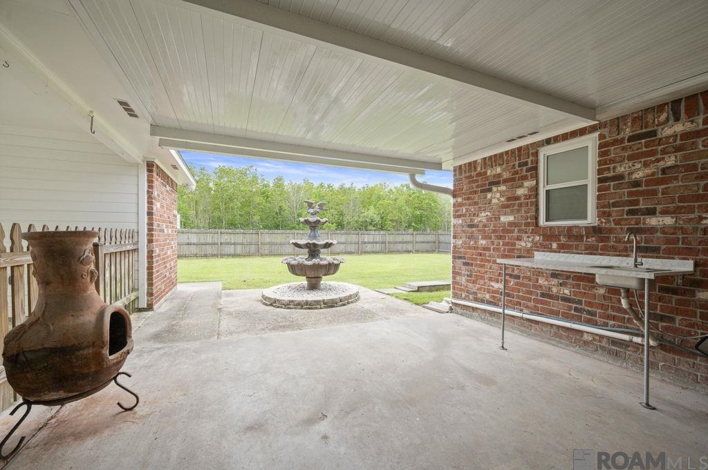 10083 Lake Ridge Ave, Gonzales, LA, 70737