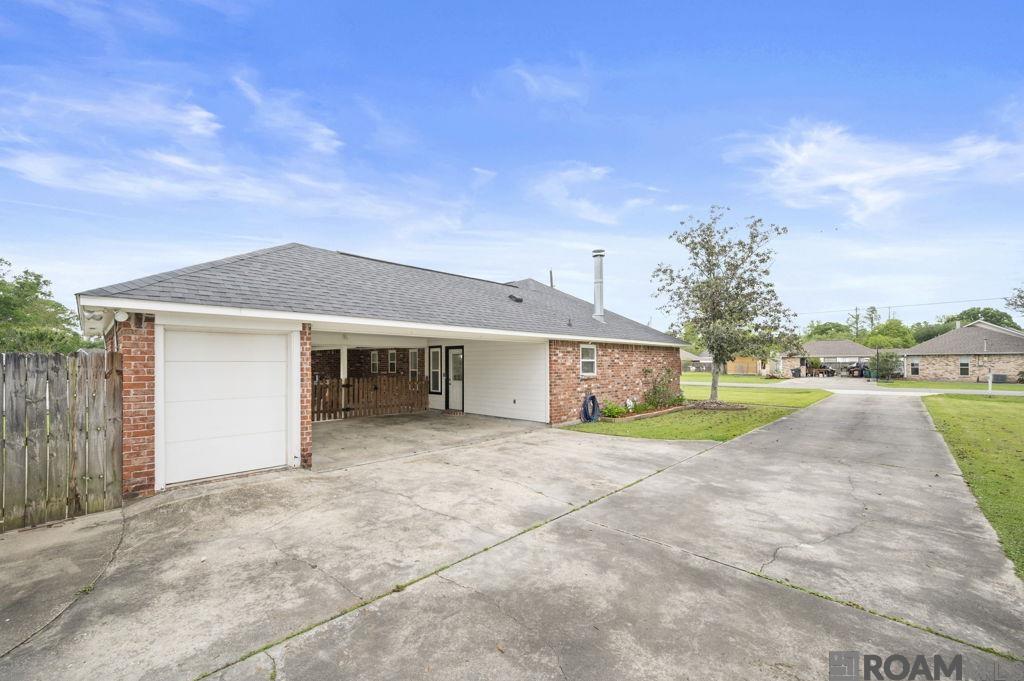 10083 Lake Ridge Ave, Gonzales, LA, 70737