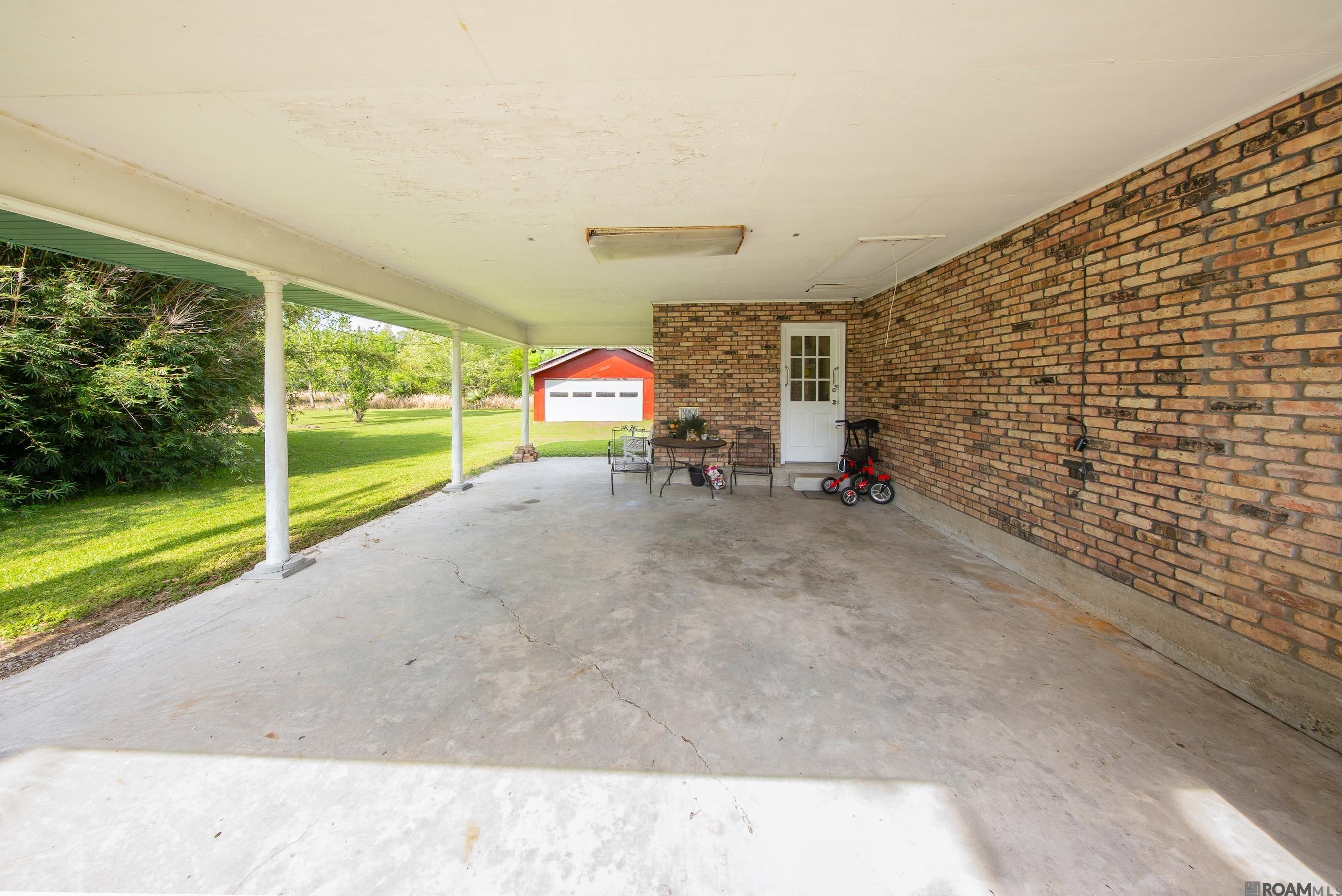 11163 Hwy 22, St Amant, LA, 70774