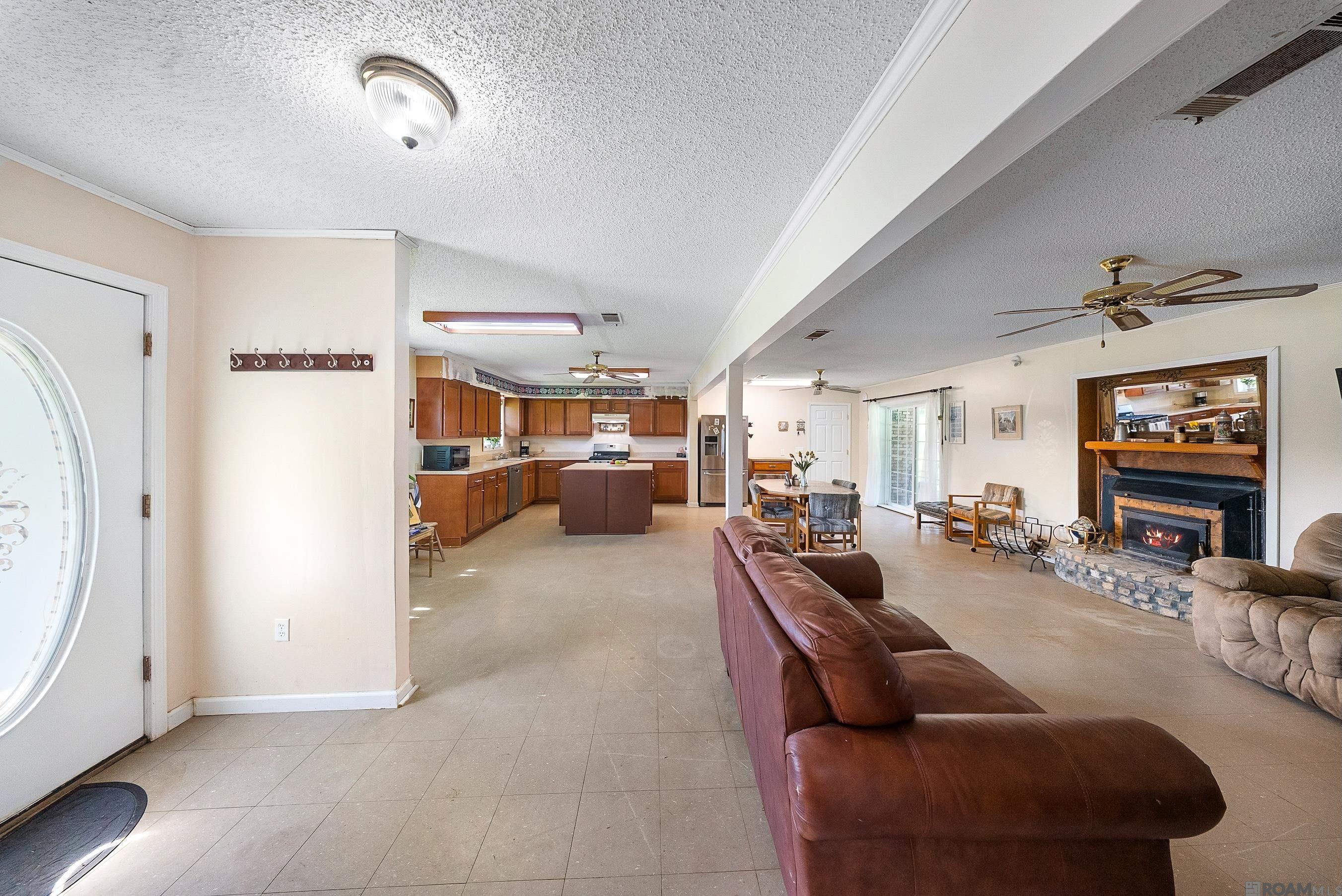 11163 Hwy 22, St Amant, LA, 70774