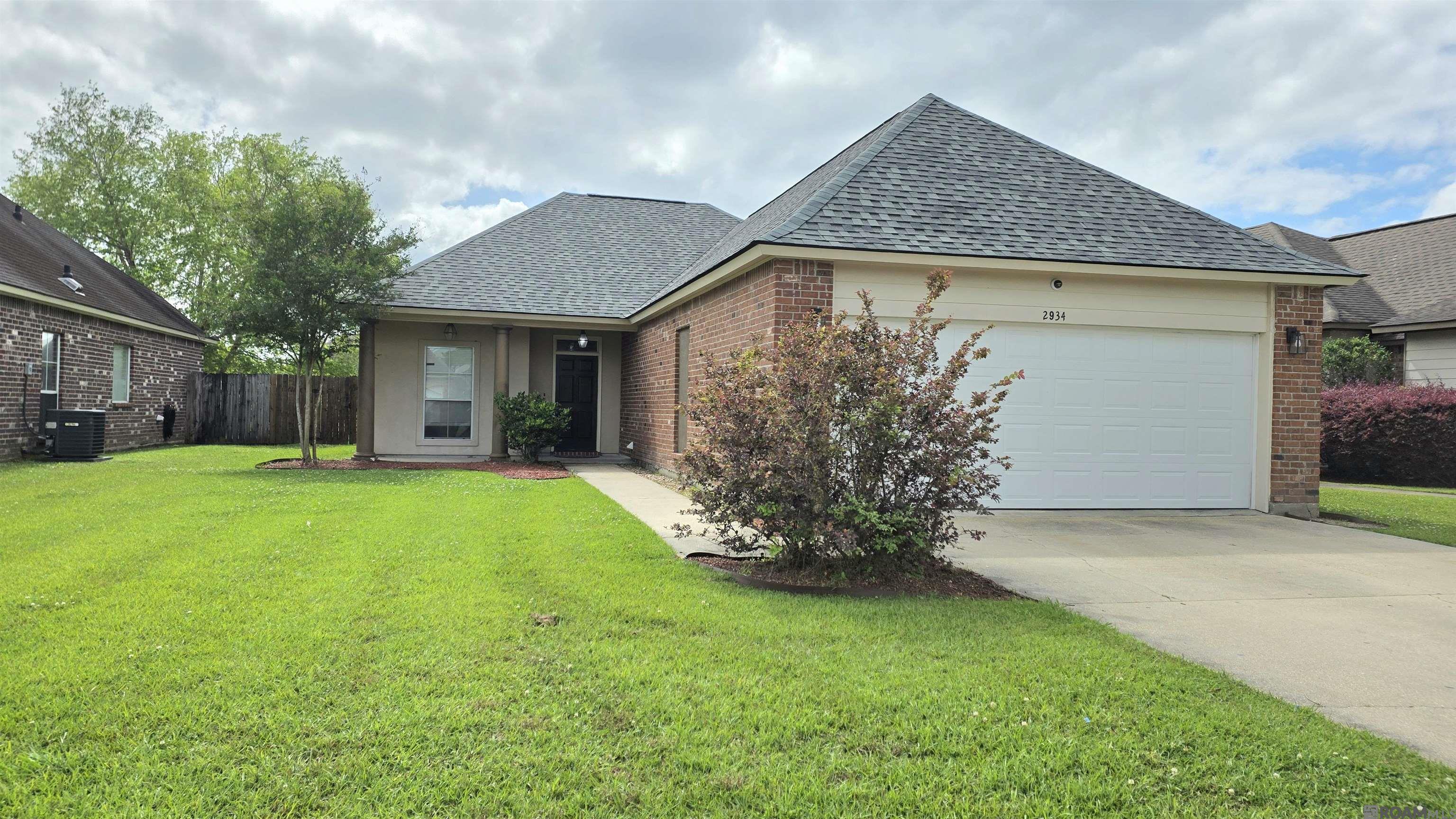 2934 Nicholson Lake Dr, Baton Rouge, LA, 70810