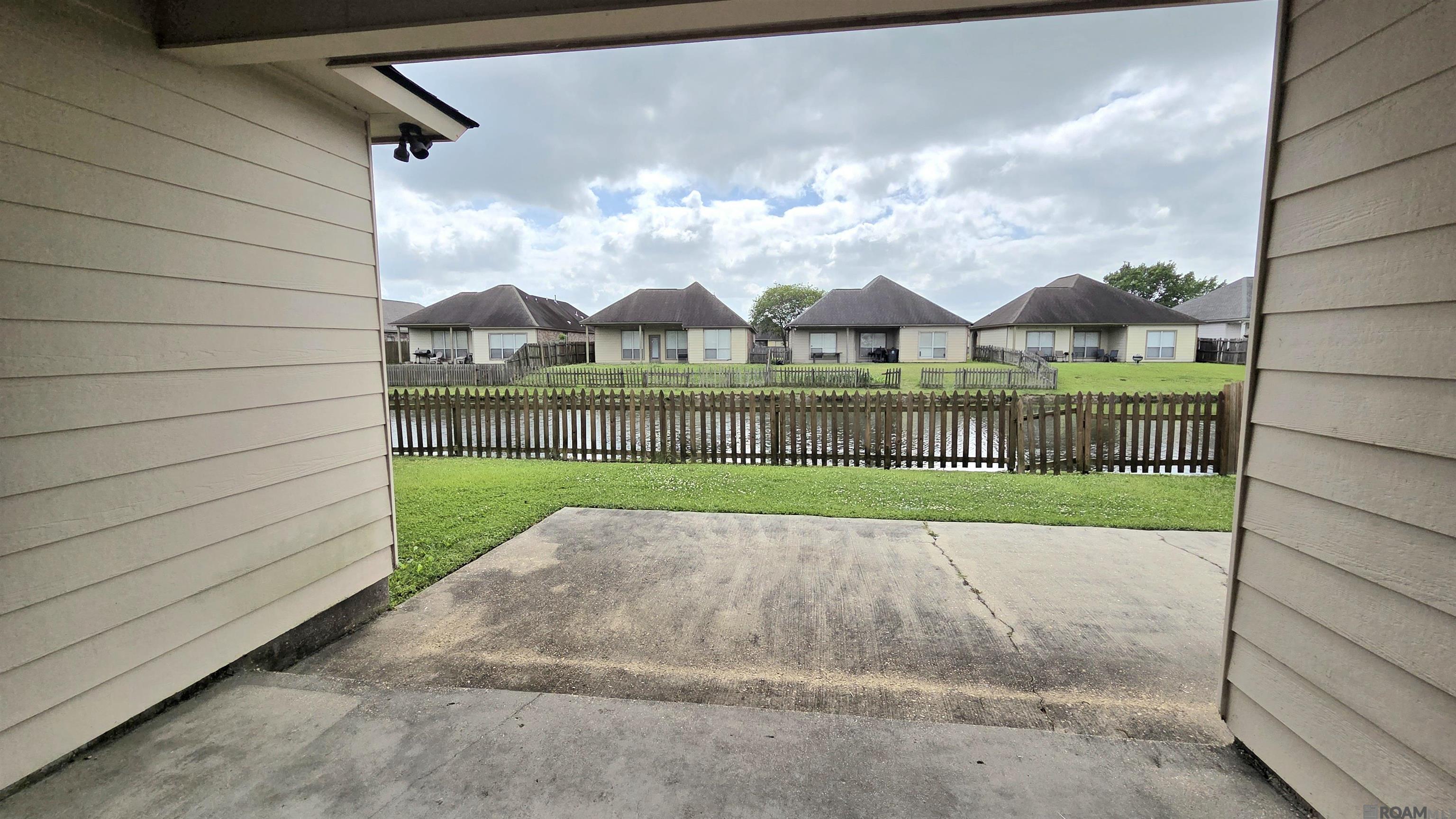 2934 Nicholson Lake Dr, Baton Rouge, LA, 70810