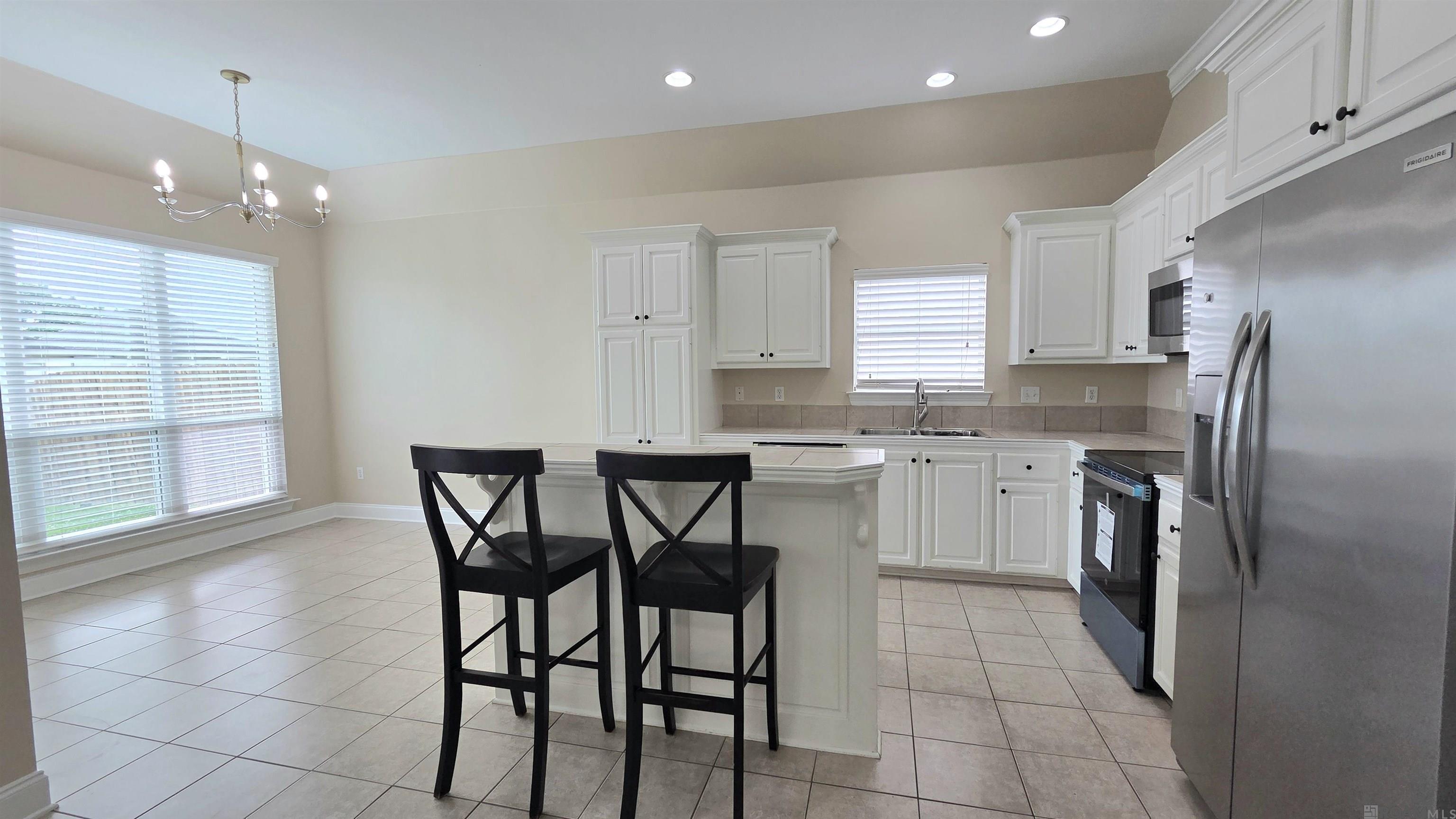 2934 Nicholson Lake Dr, Baton Rouge, LA, 70810