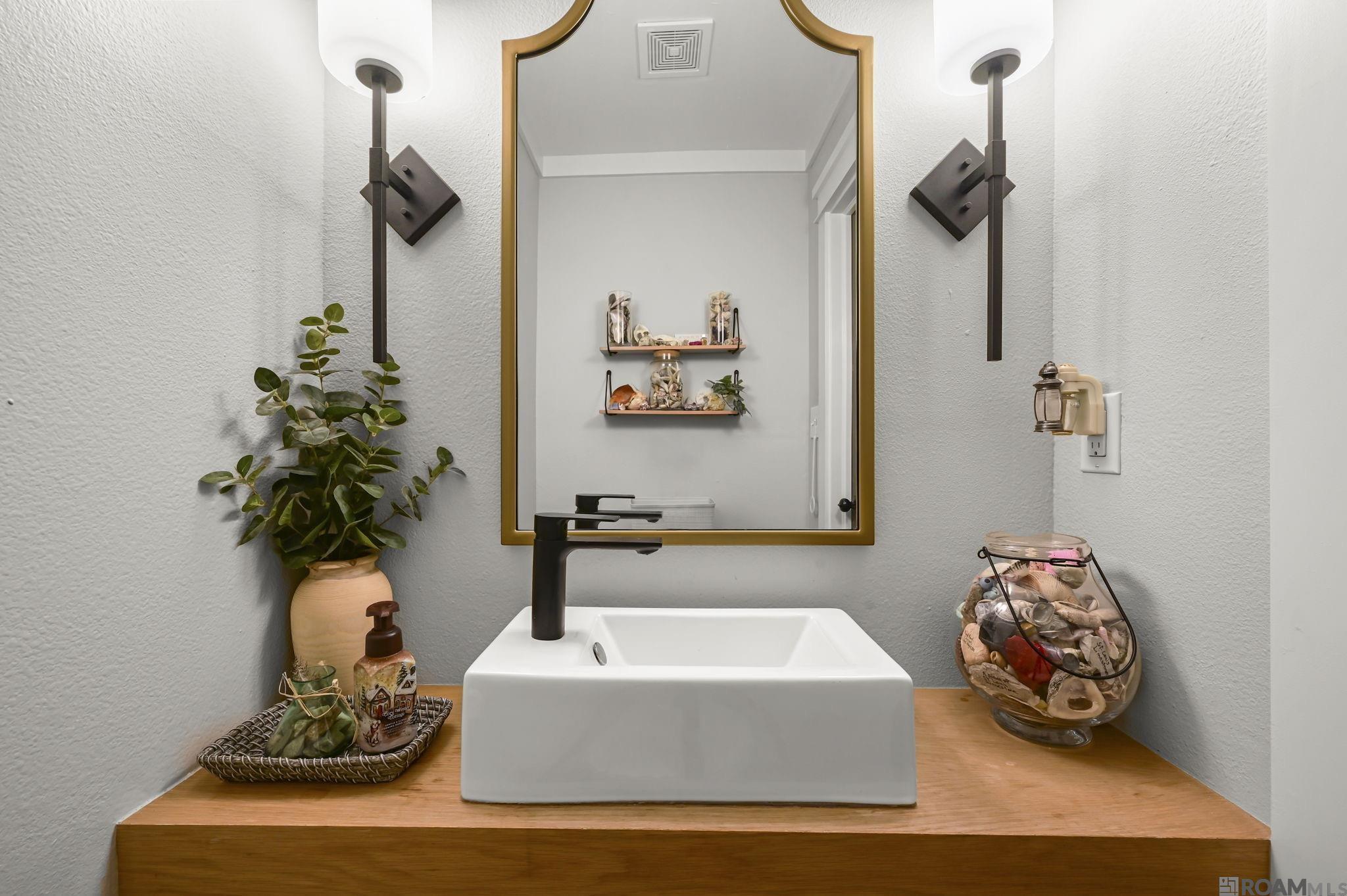 907 Colonial Dr, Port Allen, LA, 70767