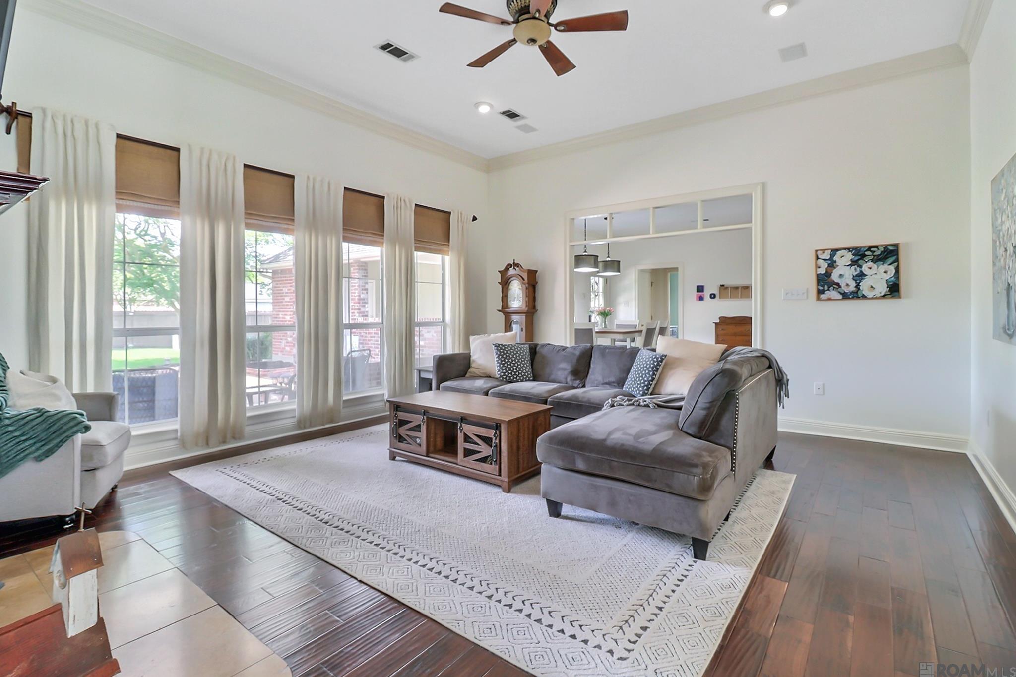 3735 S Harris Dr, Baton Rouge, LA, 70816