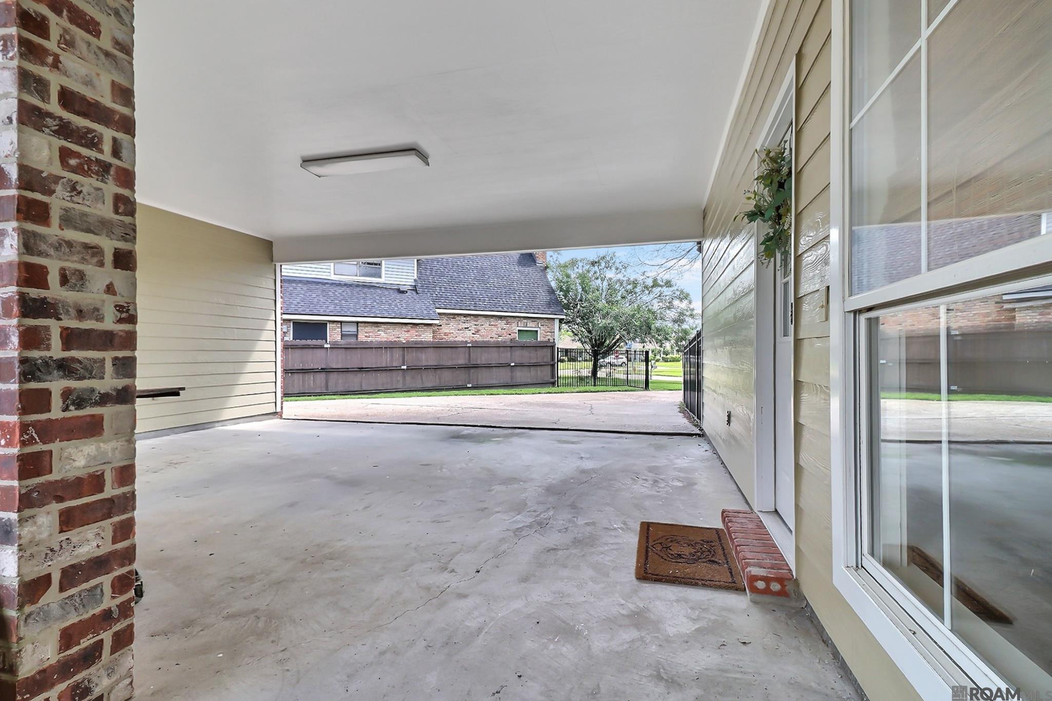 3735 S Harris Dr, Baton Rouge, LA, 70816