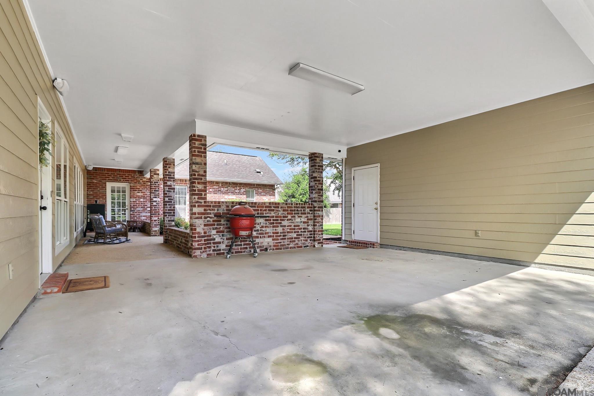 3735 S Harris Dr, Baton Rouge, LA, 70816