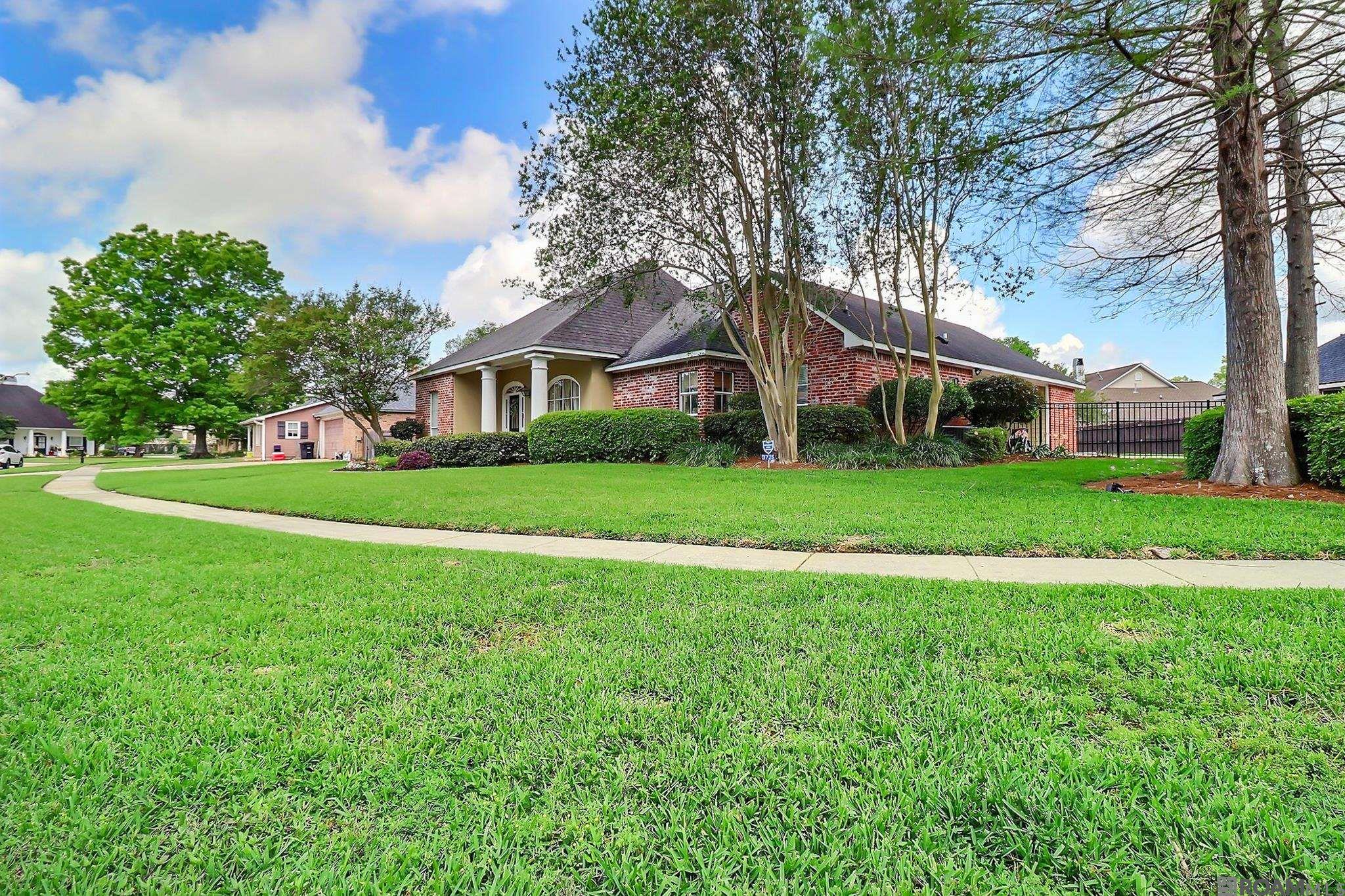 3735 S Harris Dr, Baton Rouge, LA, 70816