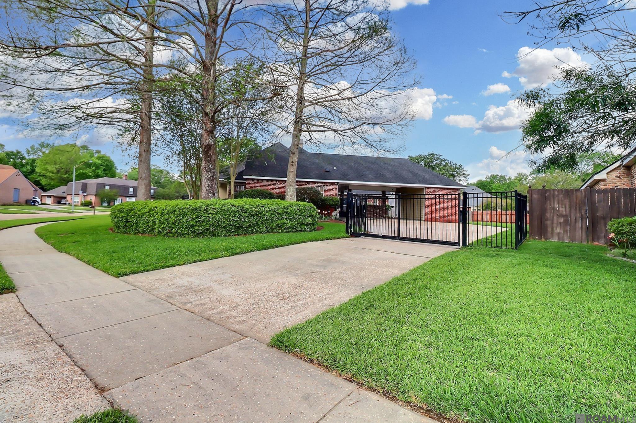 3735 S Harris Dr, Baton Rouge, LA, 70816