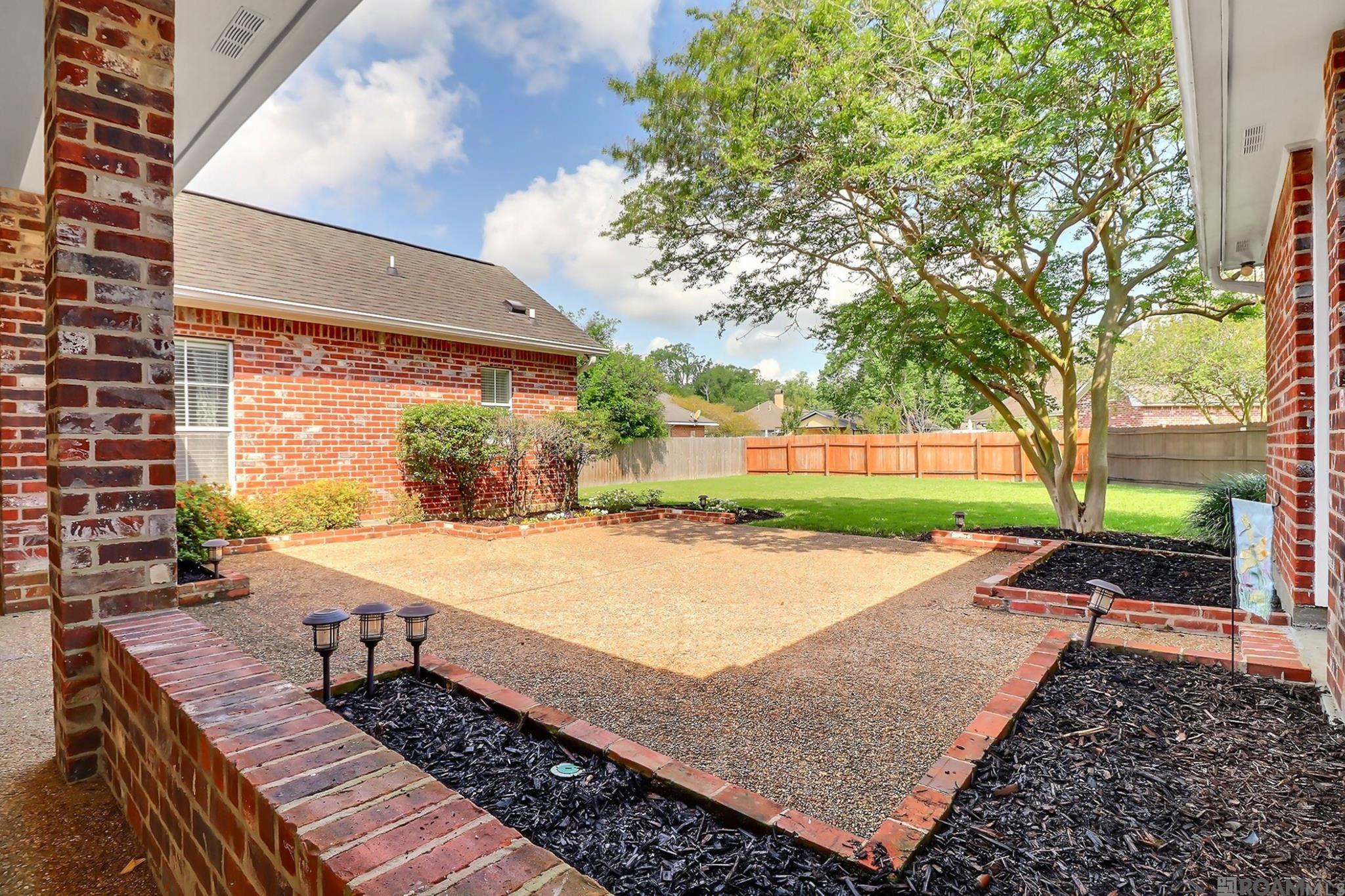 3735 S Harris Dr, Baton Rouge, LA, 70816