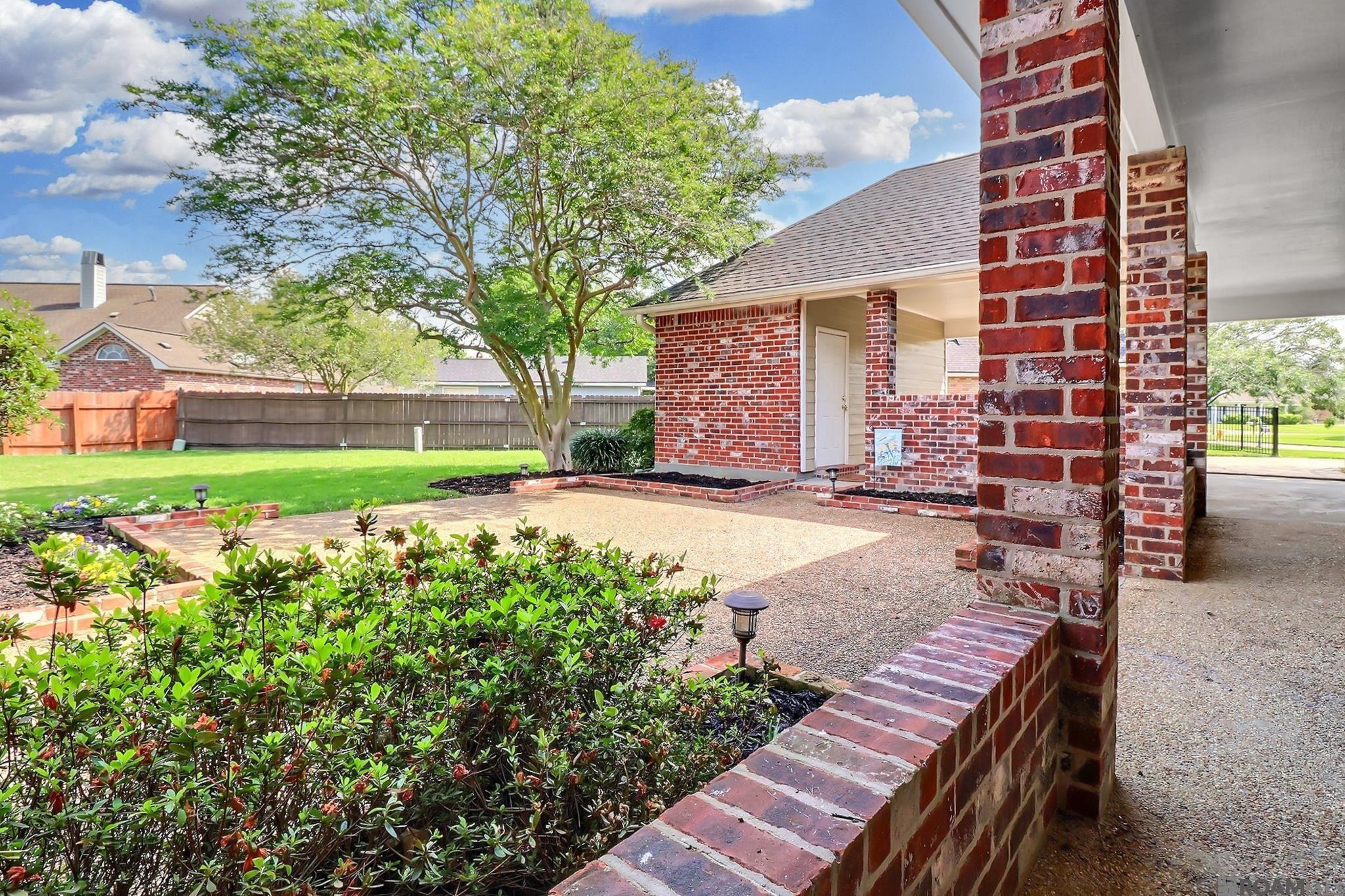 3735 S Harris Dr, Baton Rouge, LA, 70816