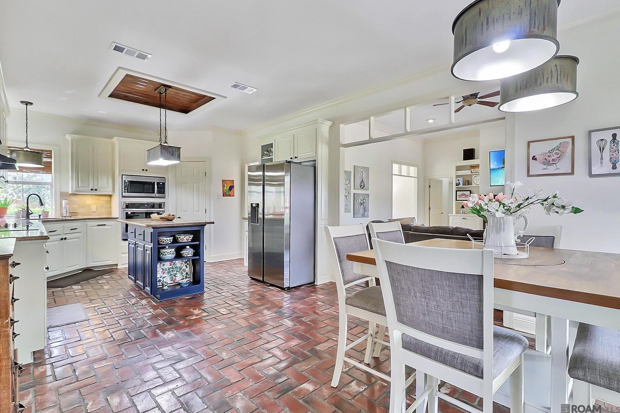 3735 S Harris Dr, Baton Rouge, LA, 70816