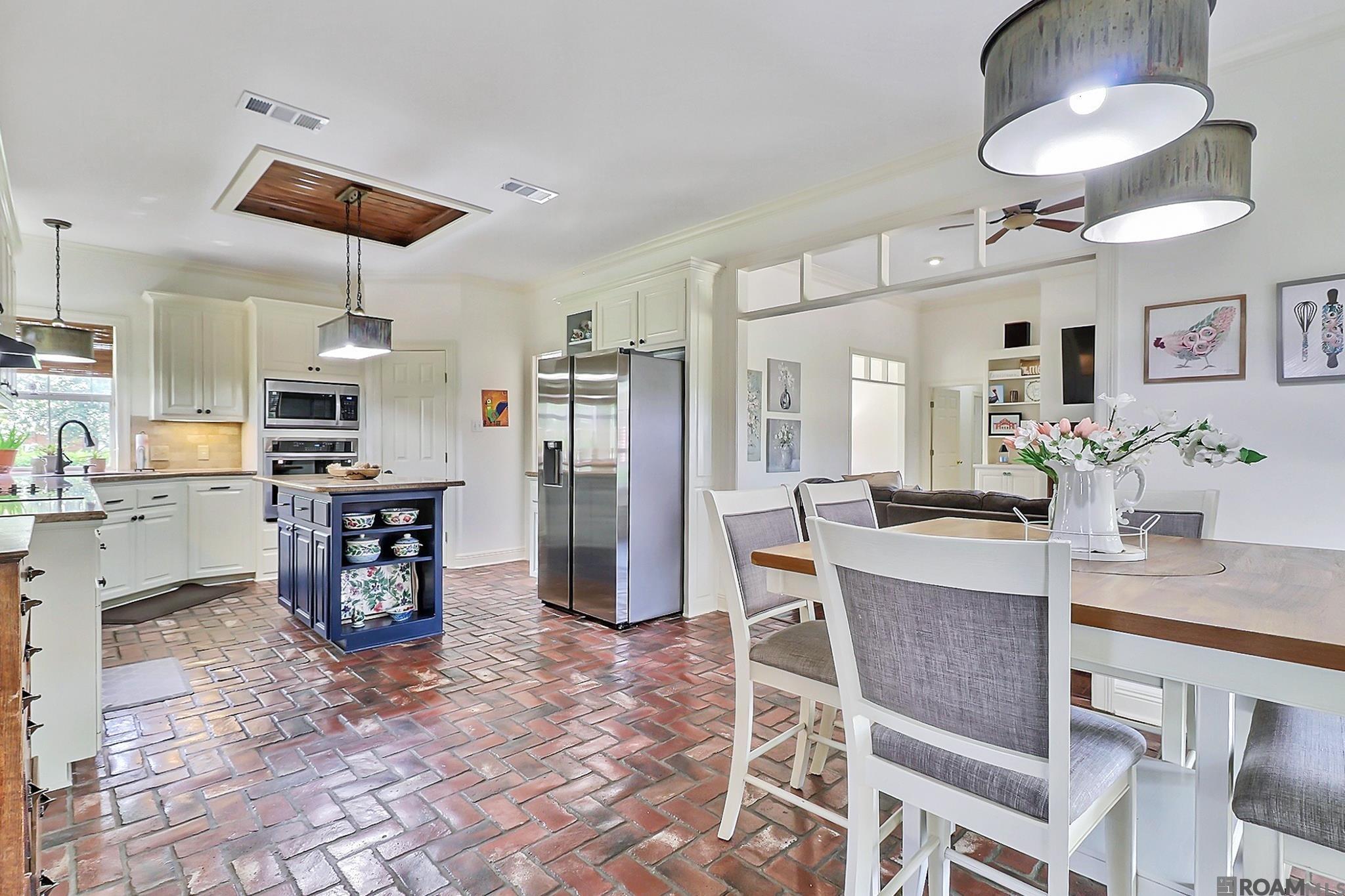 3735 S Harris Dr, Baton Rouge, LA, 70816