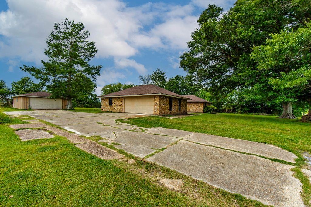 376 Highway 652, Raceland, LA, 70394