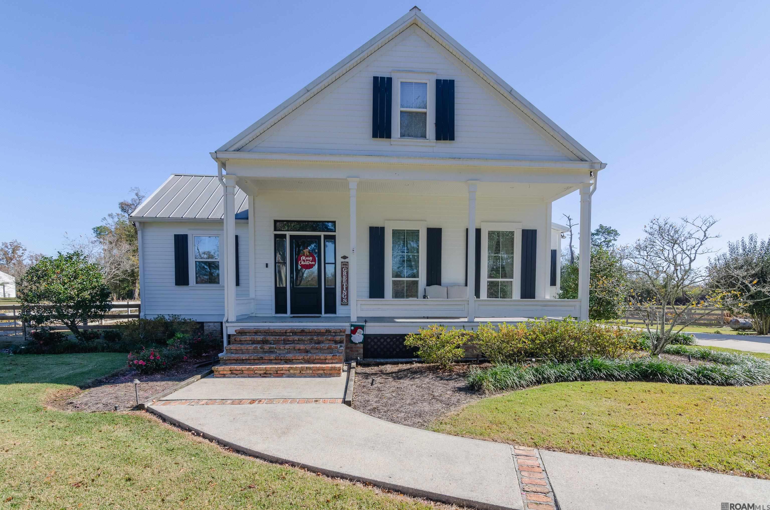 20452 Camille Dr, Springfield, LA, 70462