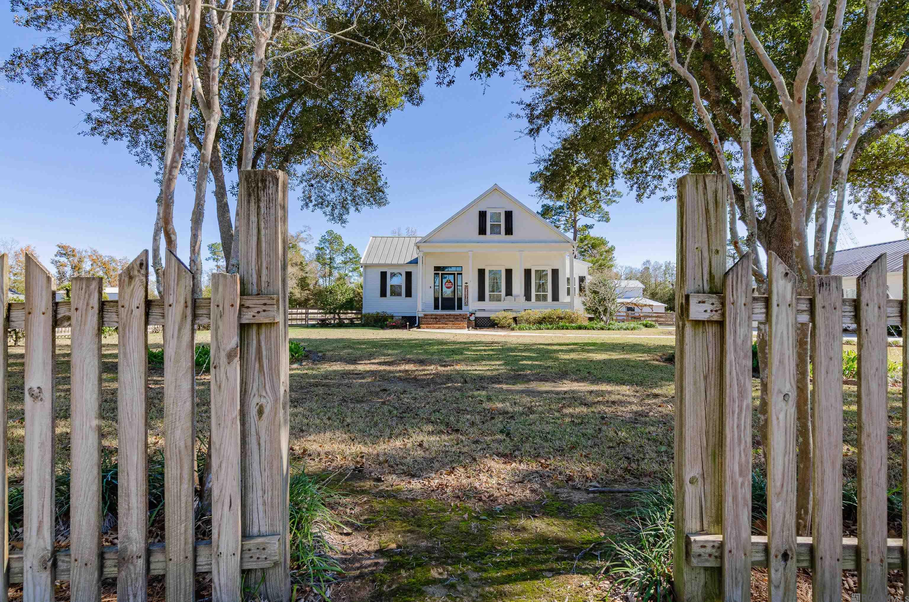 20452 Camille Dr, Springfield, LA, 70462