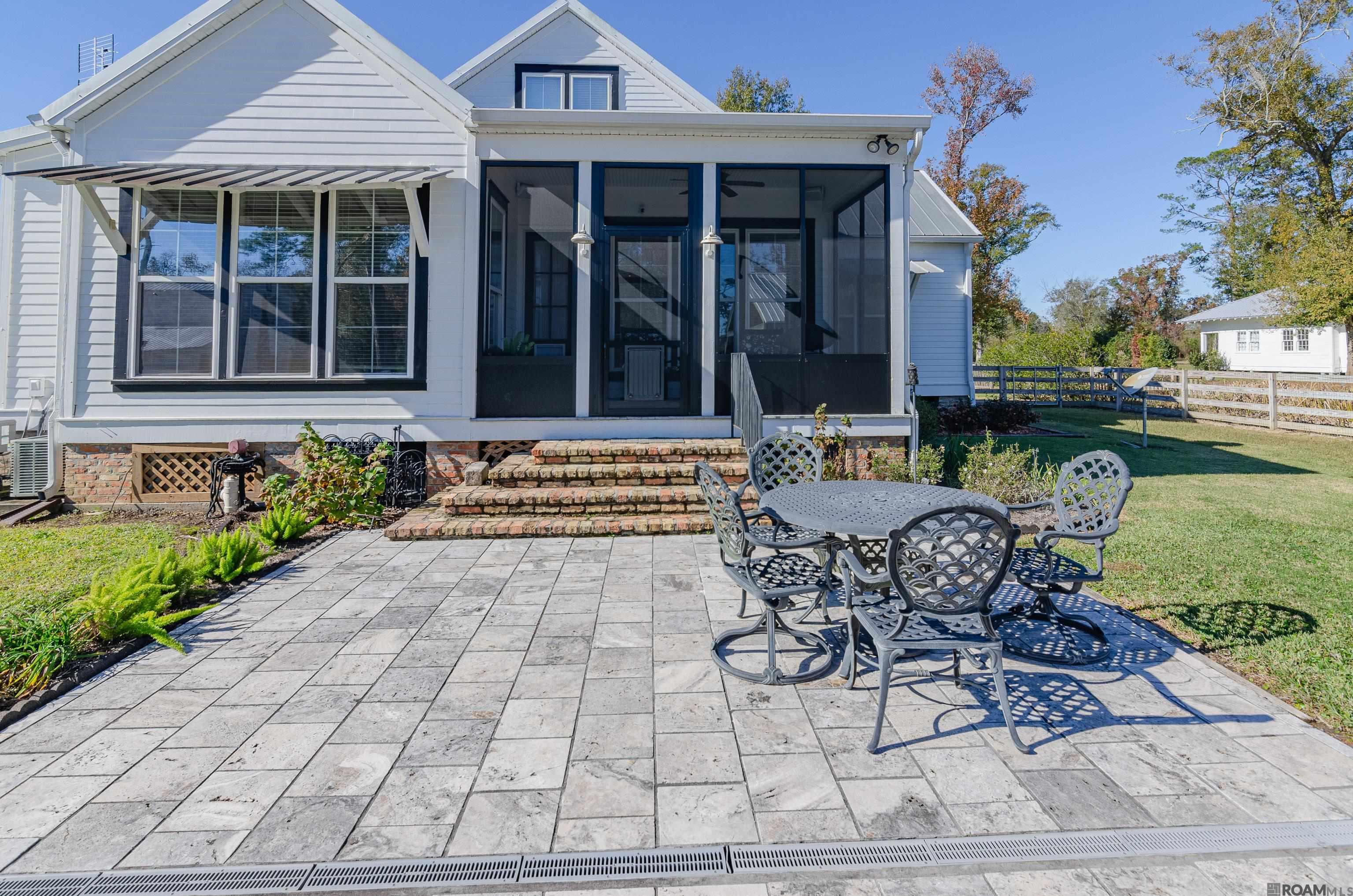 20452 Camille Dr, Springfield, LA, 70462