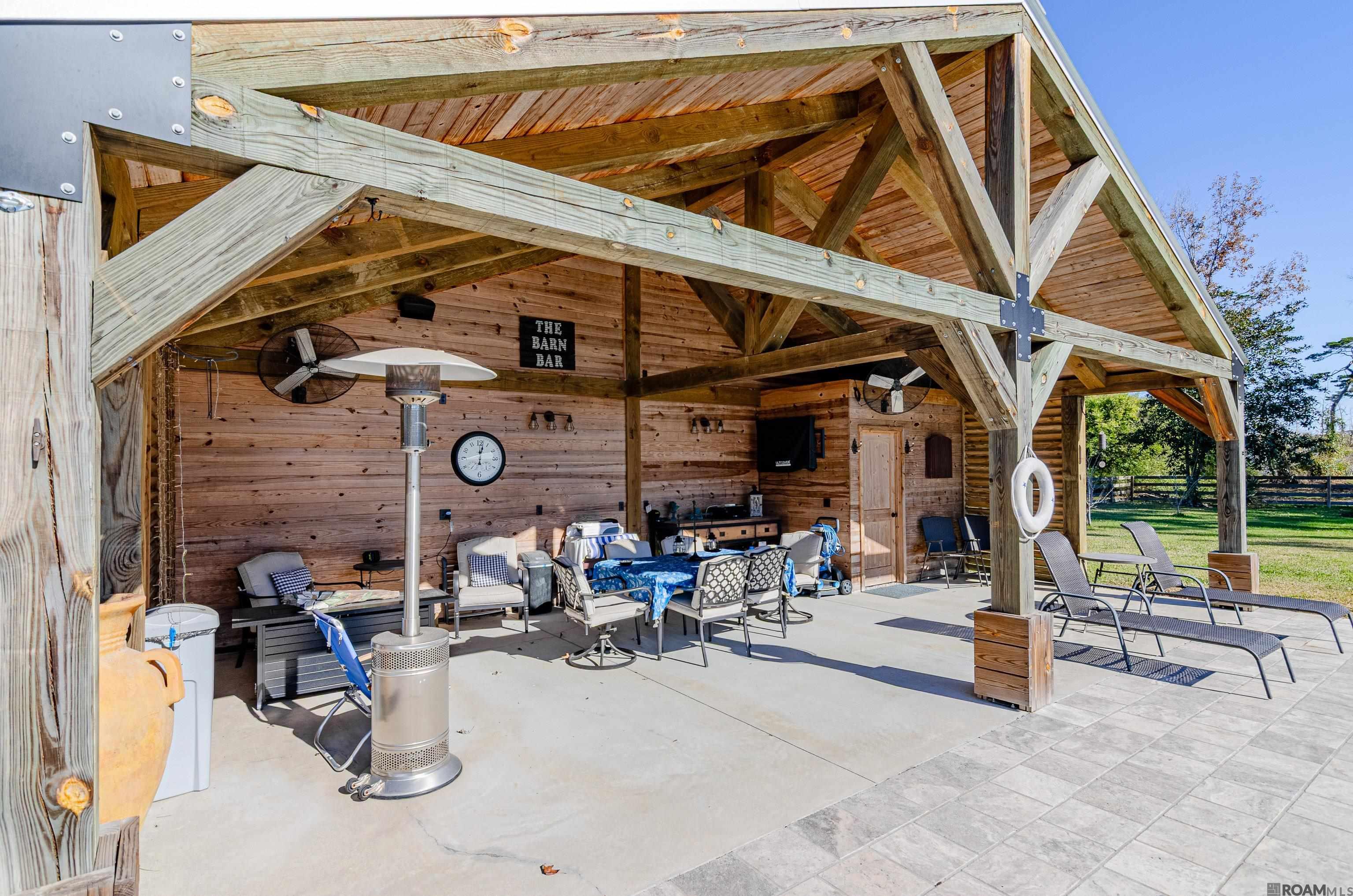 20452 Camille Dr, Springfield, LA, 70462