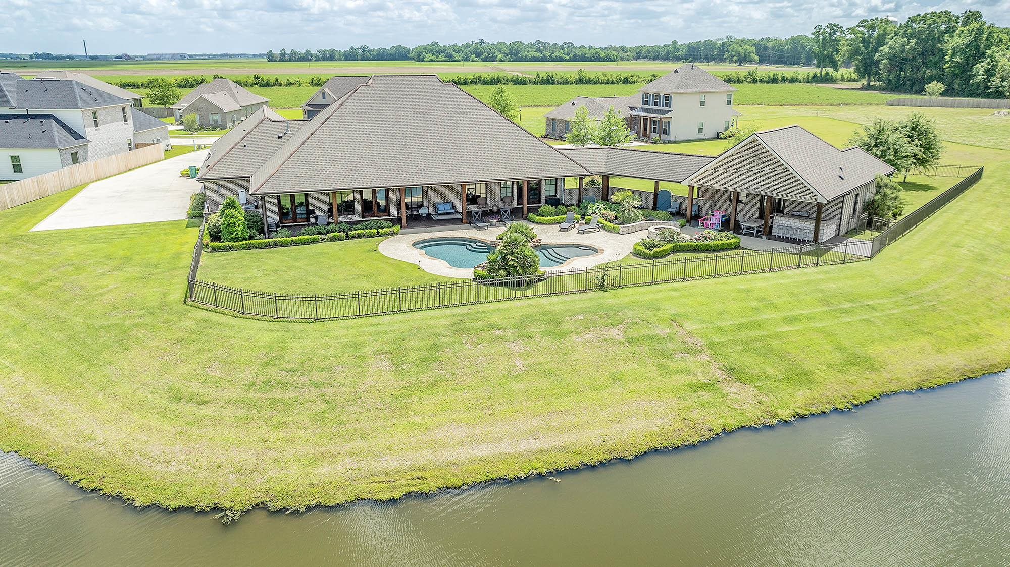 126 Sternfels Court, Thibodaux, LA, 70301