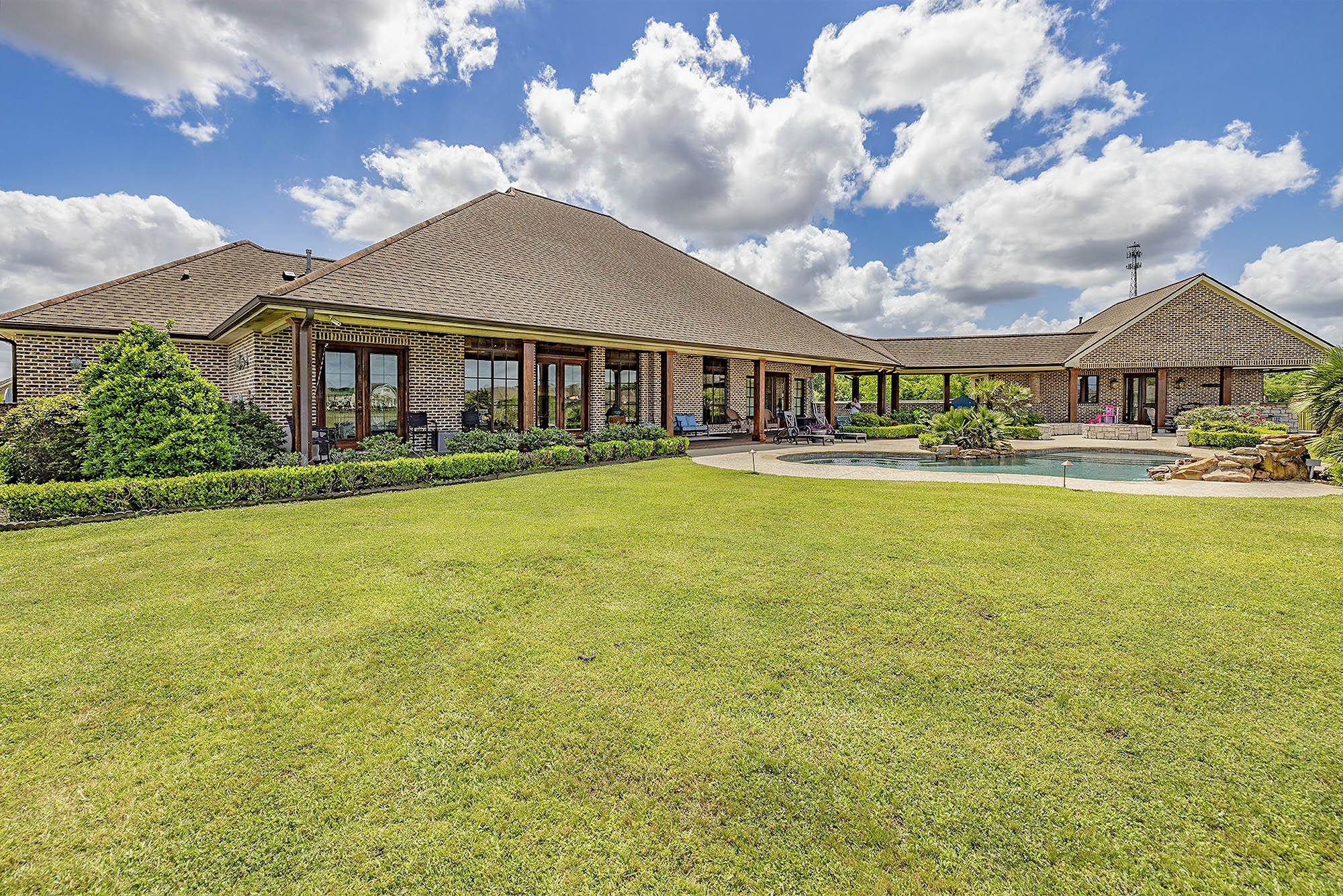 126 Sternfels Court, Thibodaux, LA, 70301