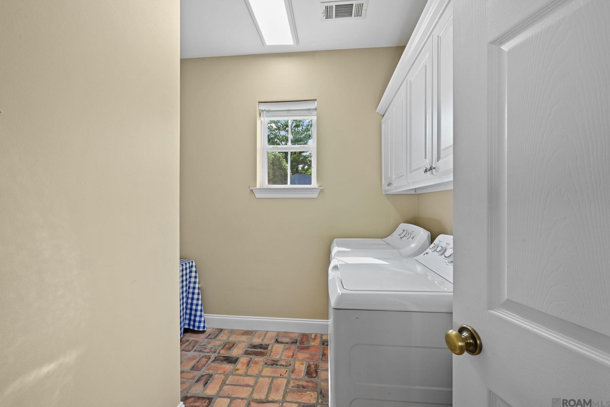 8858 Myrtle Hill Dr, St Francisville, LA, 70775