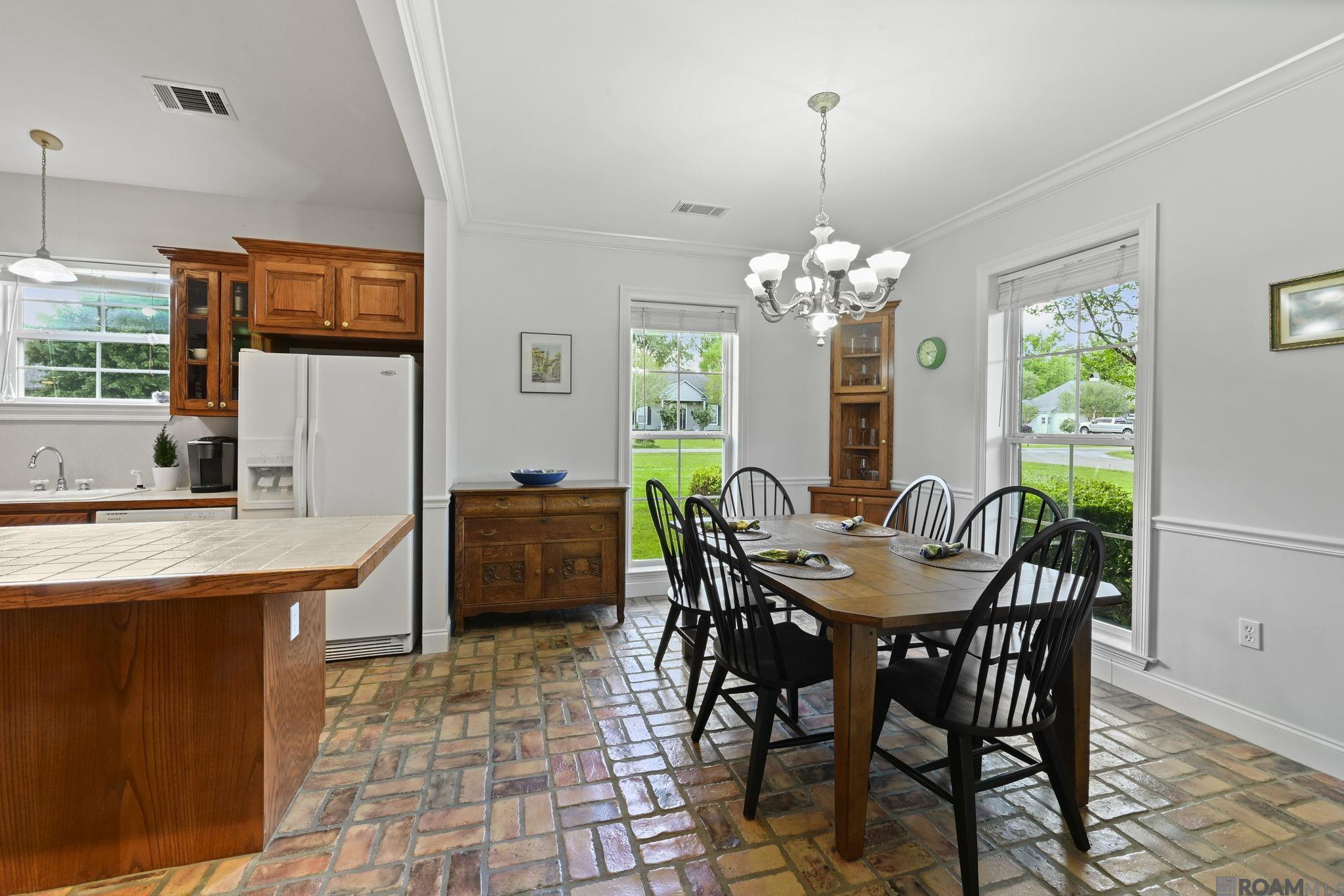 8858 Myrtle Hill Dr, St Francisville, LA, 70775