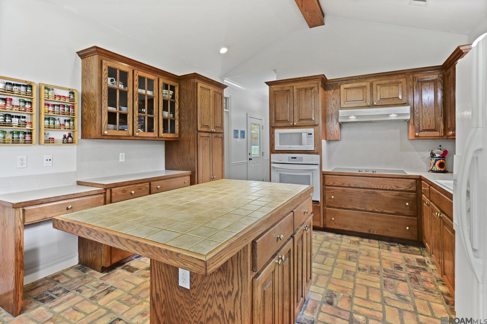 8858 Myrtle Hill Dr, St Francisville, LA, 70775