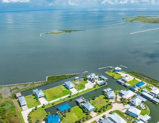 71 Queen Bess, Grand Isle, LA, 70358