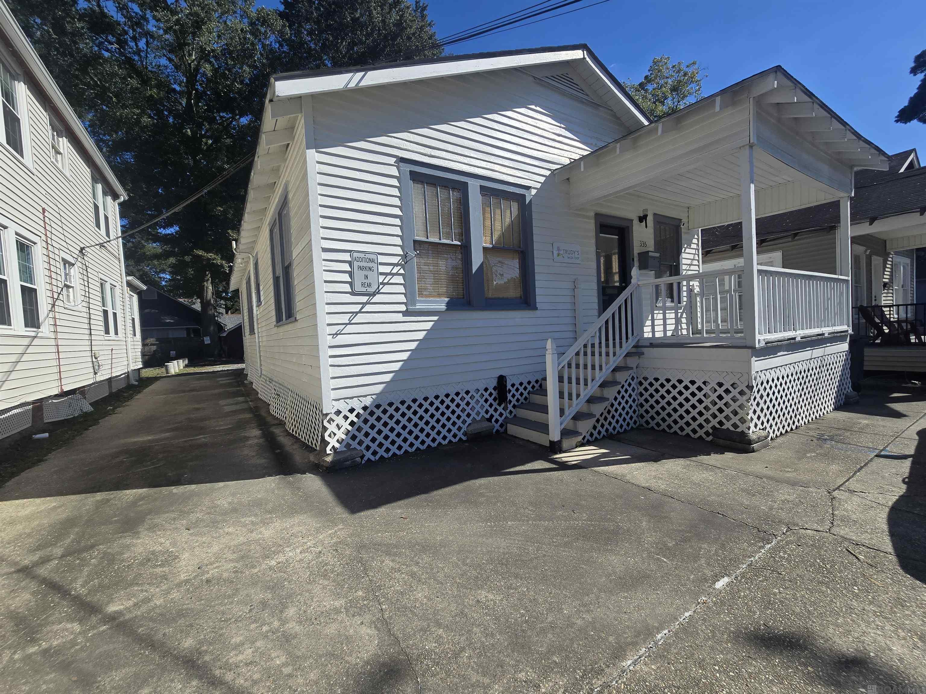 335 S Acadian Thwy, Baton Rouge, LA, 70806