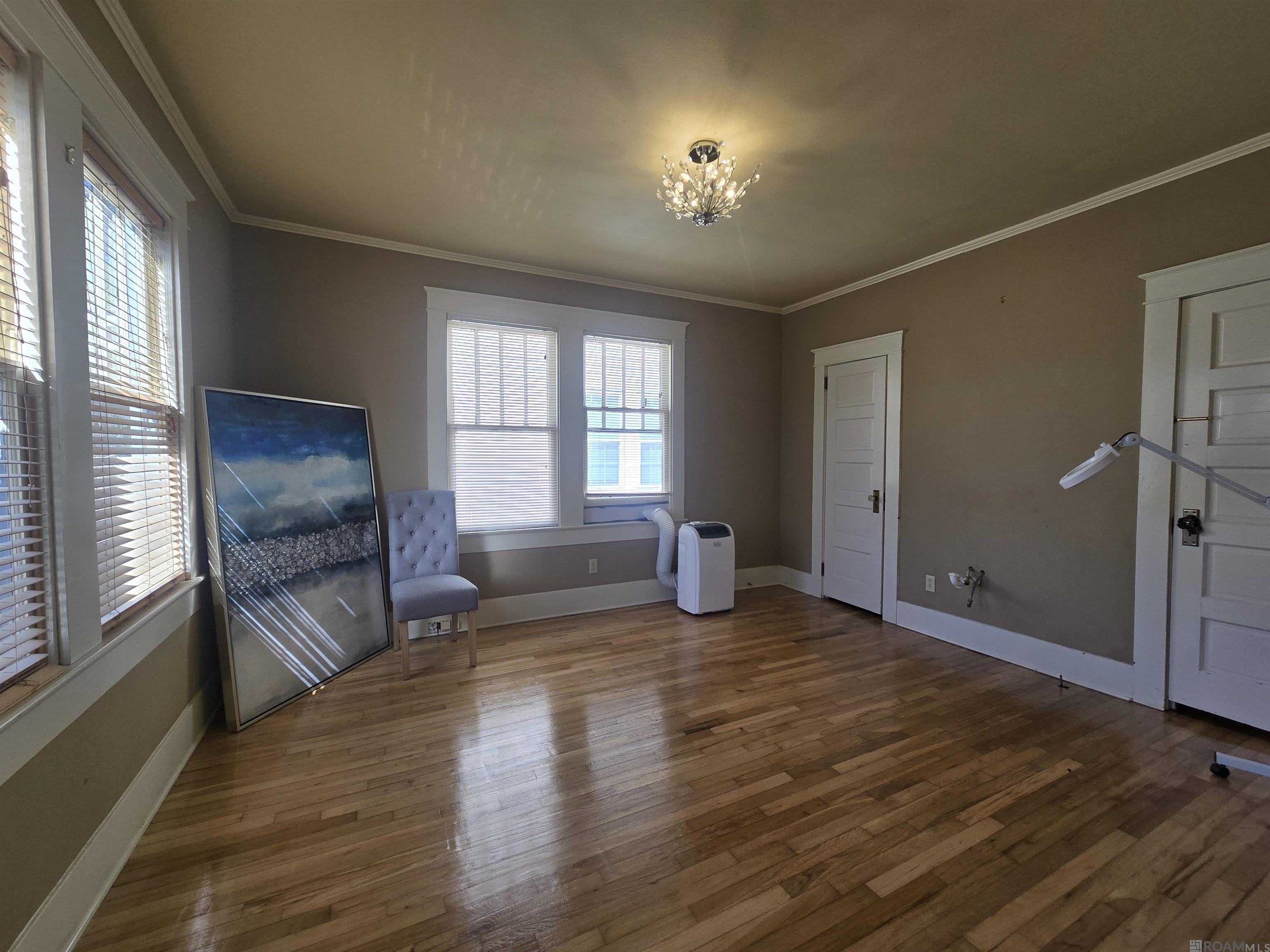 335 S Acadian Thwy, Baton Rouge, LA, 70806