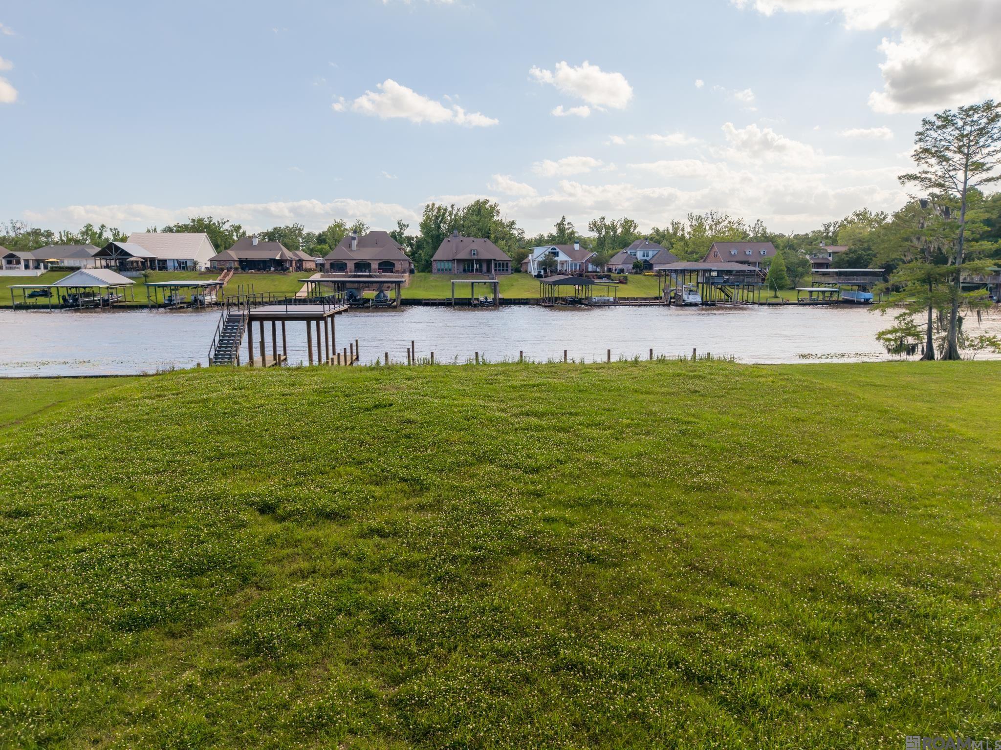 18718 Bayou Pierre Dr, Maurepas, LA, 70449