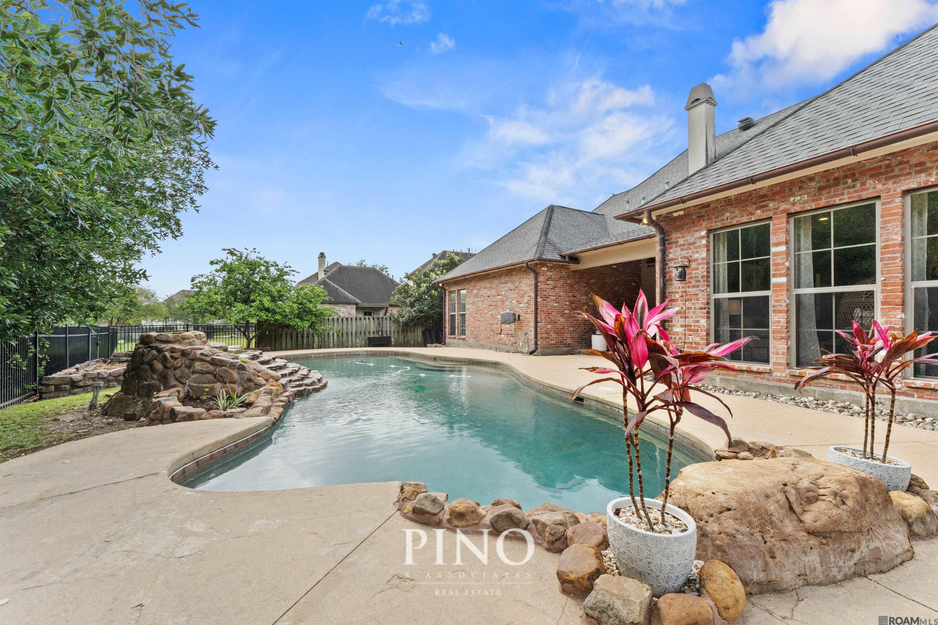 19437 Point O' Woods Ct, Baton Rouge, LA, 70809