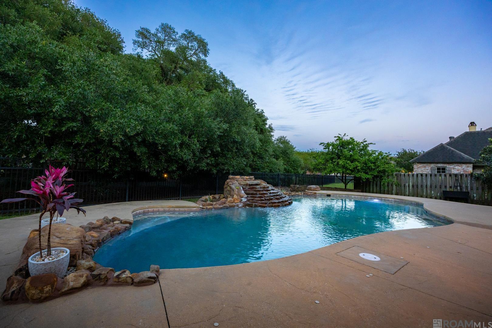 19437 Point O' Woods Ct, Baton Rouge, LA, 70809