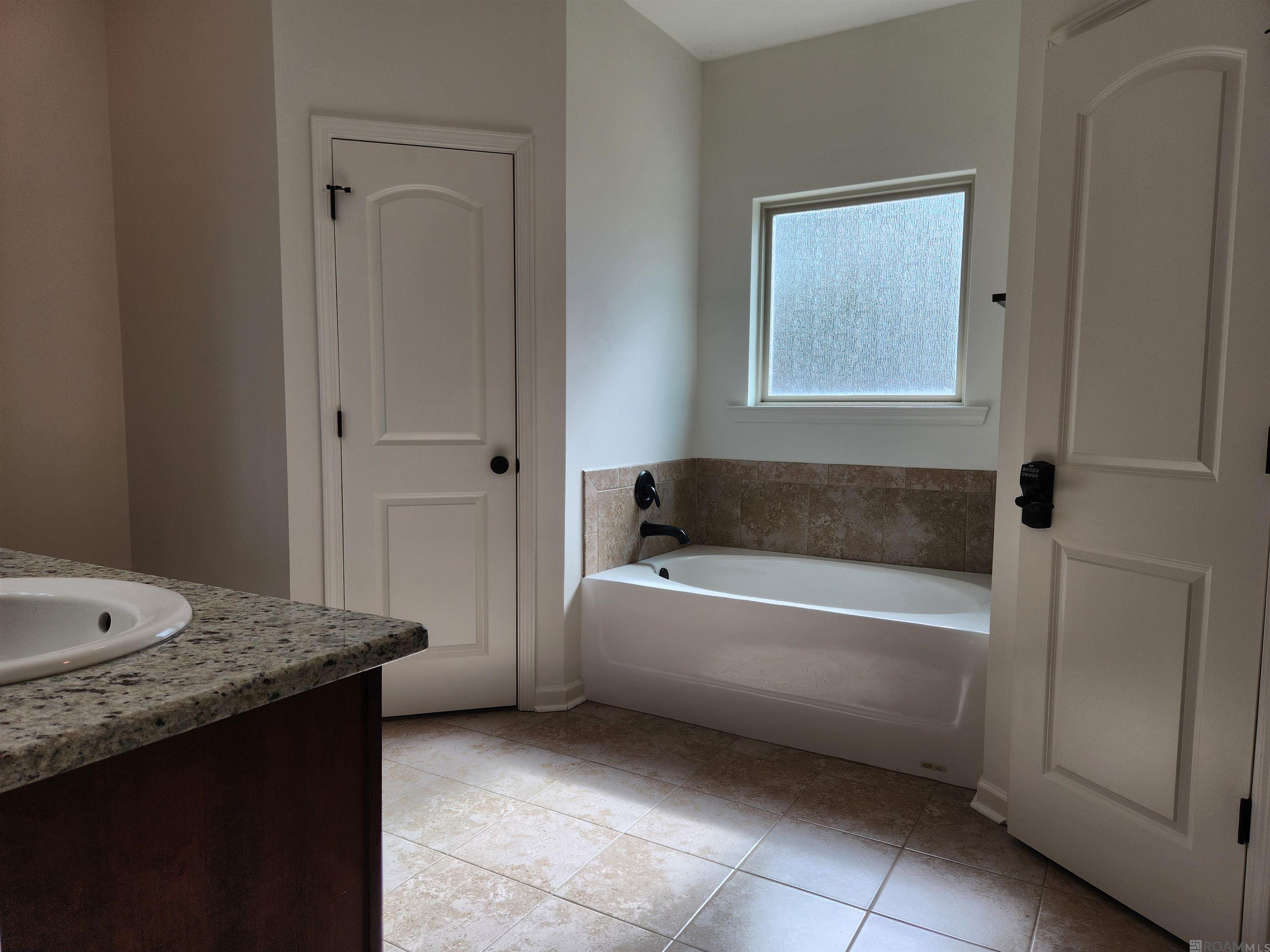 1932 Meadow Oak Dr, St Gabriel, LA, 70776