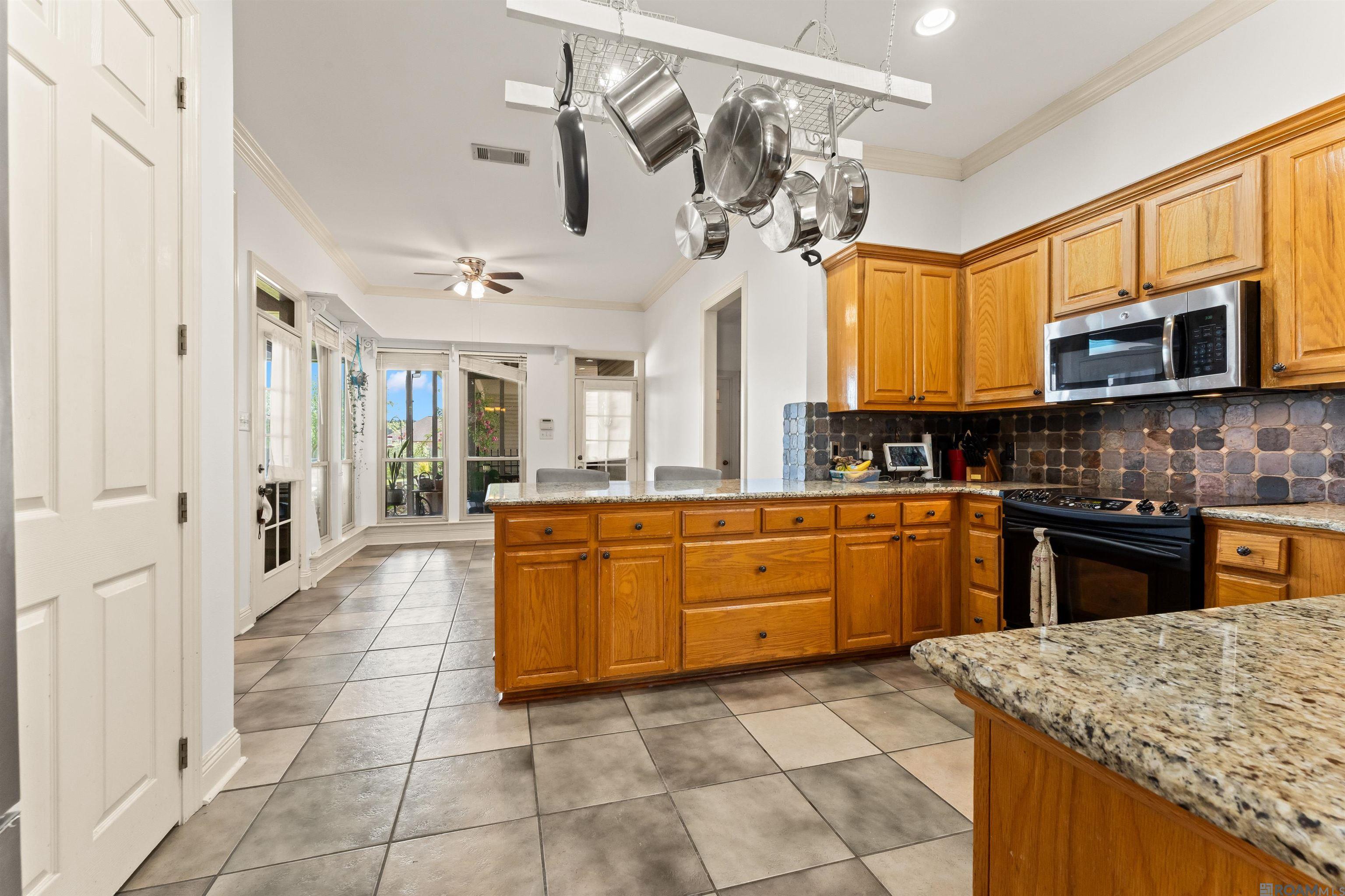 10064 Garden Oaks Ave, Denham Springs, LA, 70706