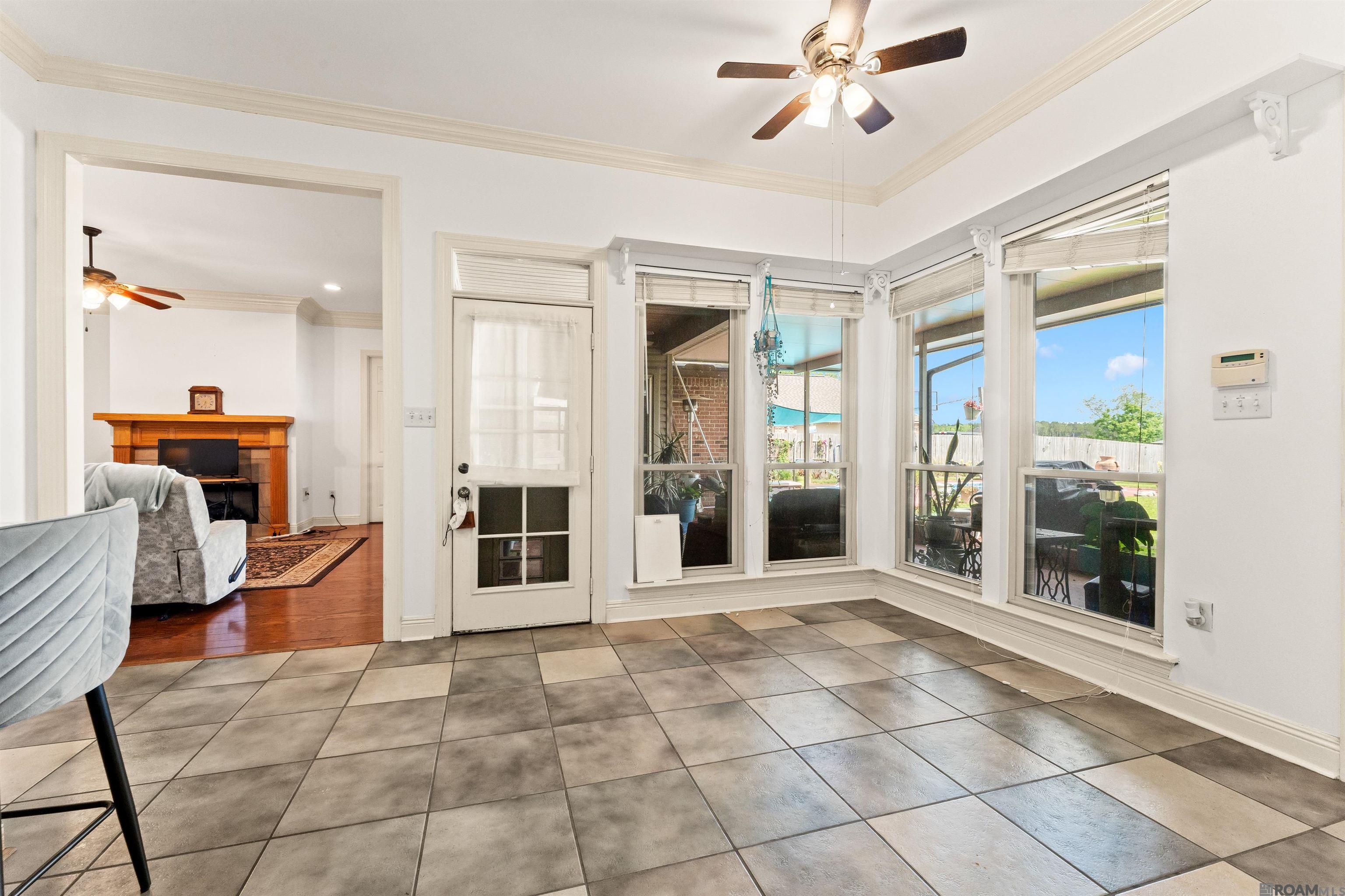 10064 Garden Oaks Ave, Denham Springs, LA, 70706