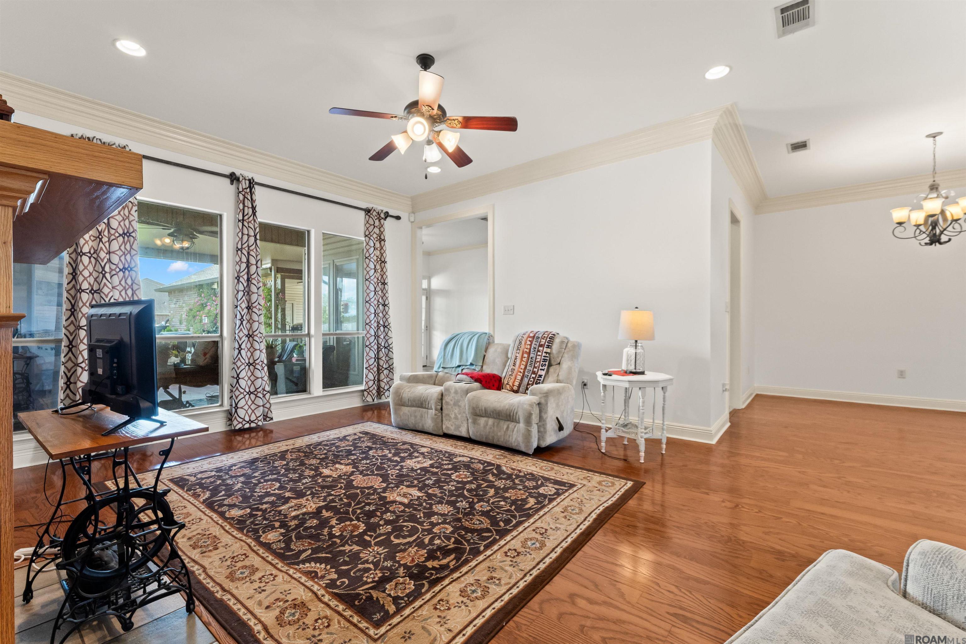 10064 Garden Oaks Ave, Denham Springs, LA, 70706